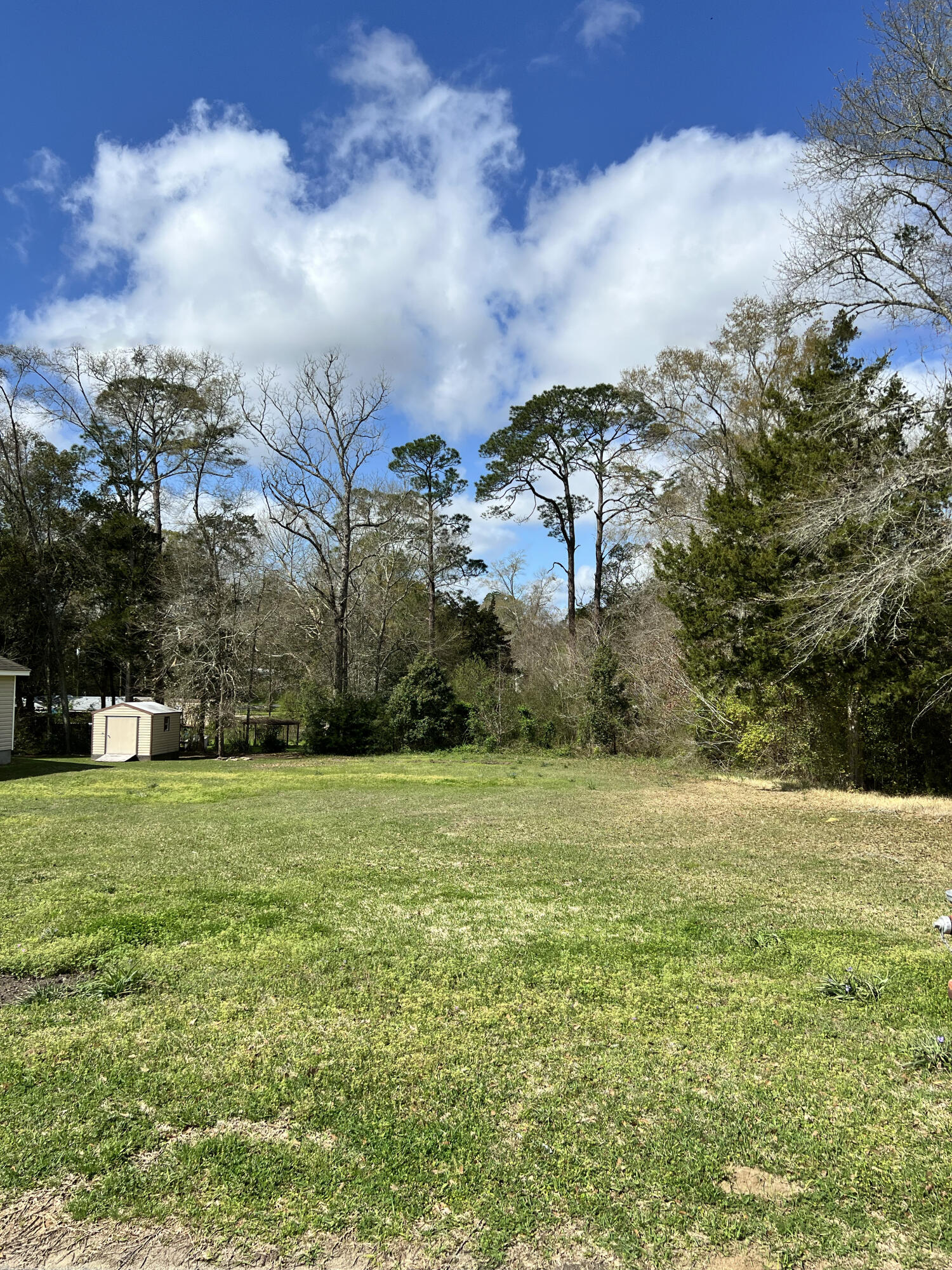 NO RECORDED SUBDIVISION - Land