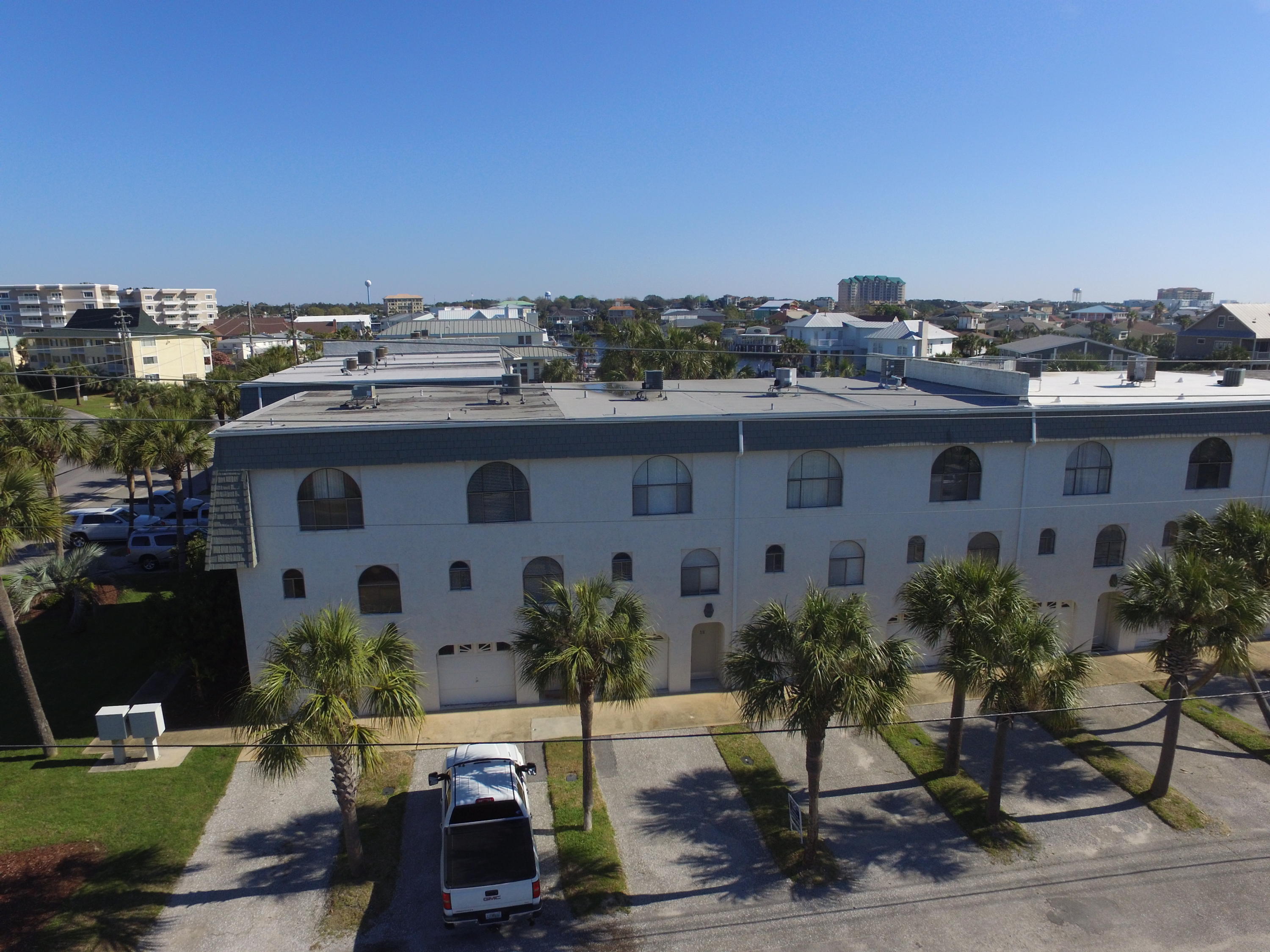 ISLA BLANCA T/H - Residential