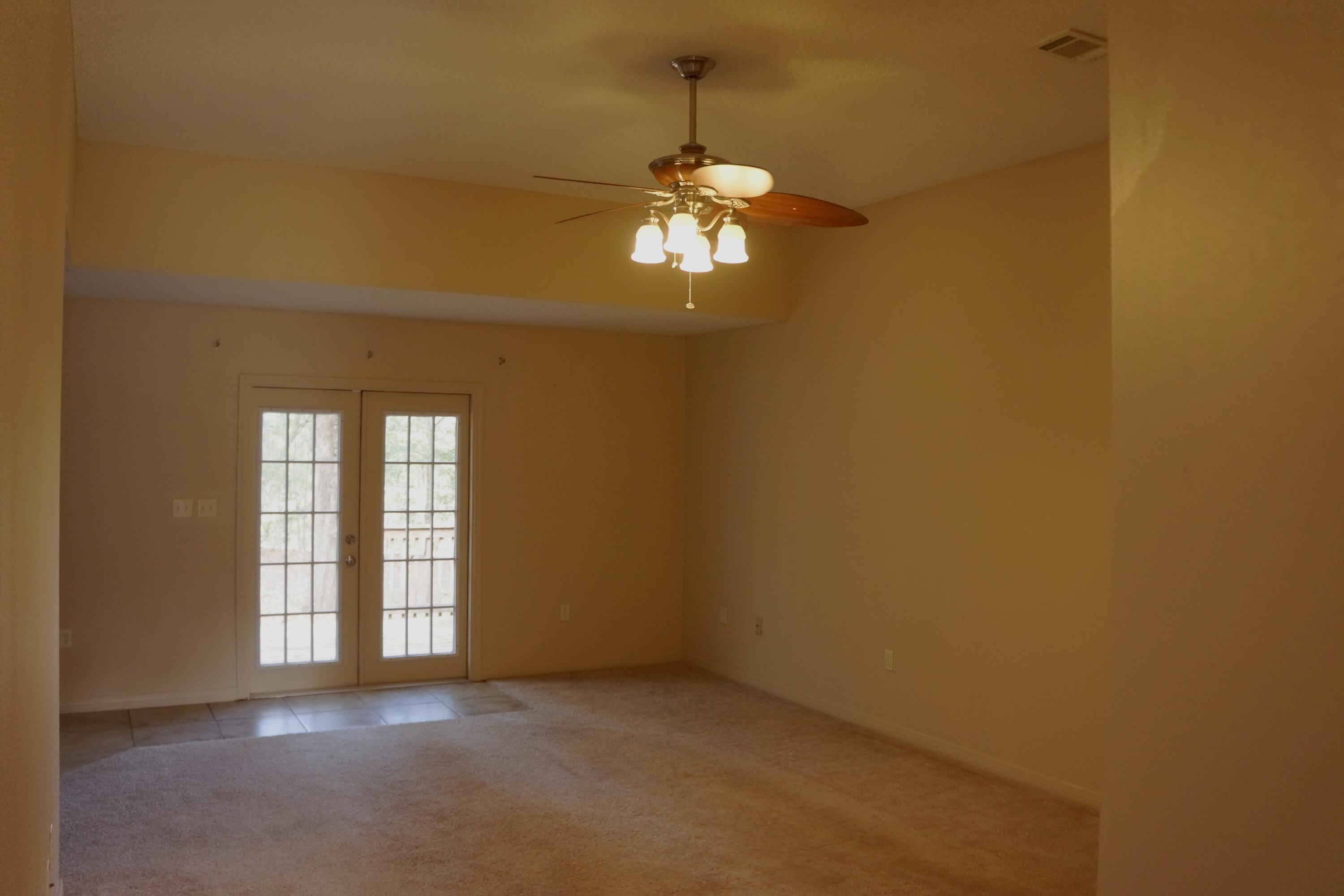 SPRING HOLLOW ESTATES - Residential