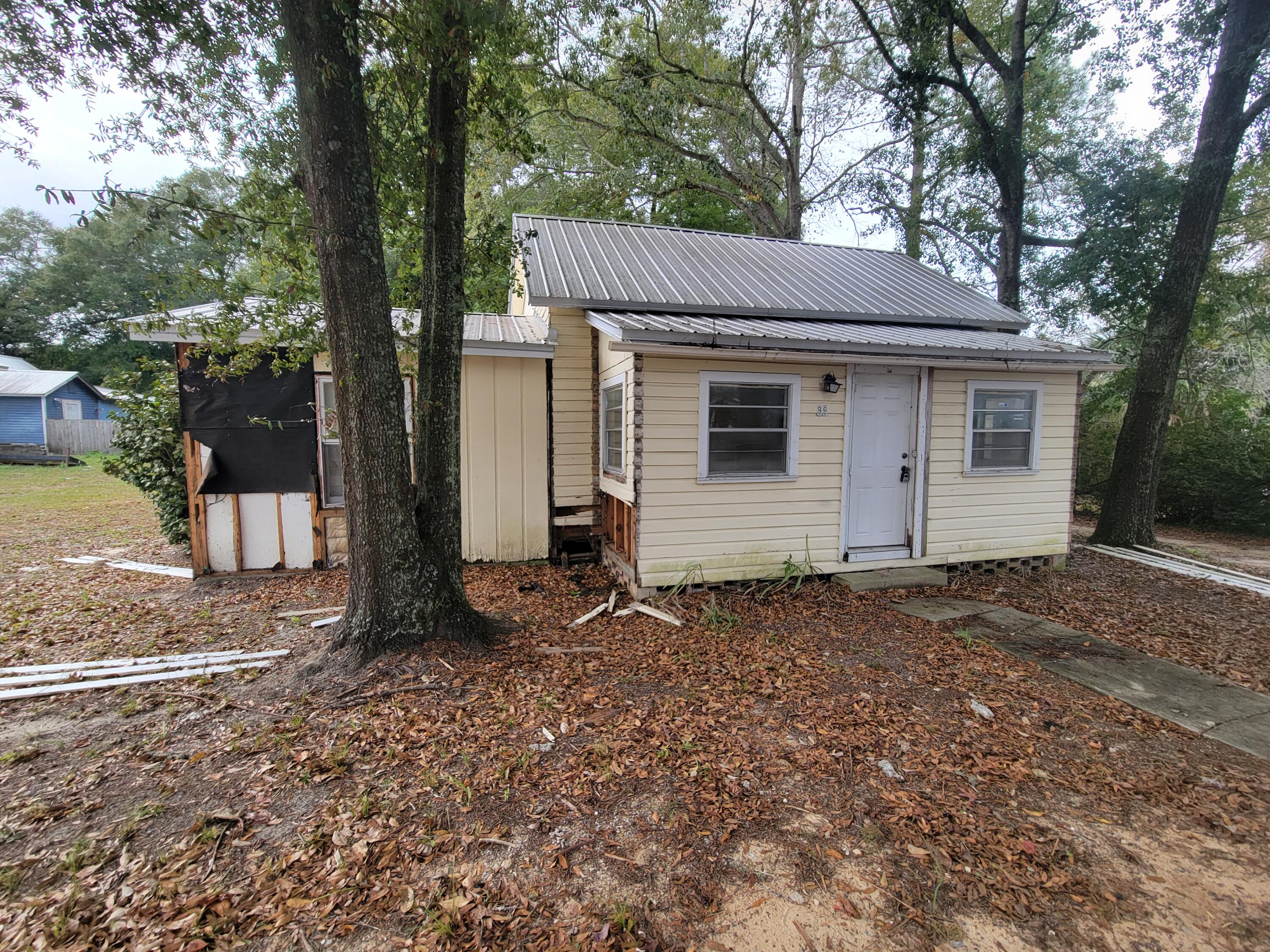 TOWN OF DEFUNIAK SPRINGS - Residential