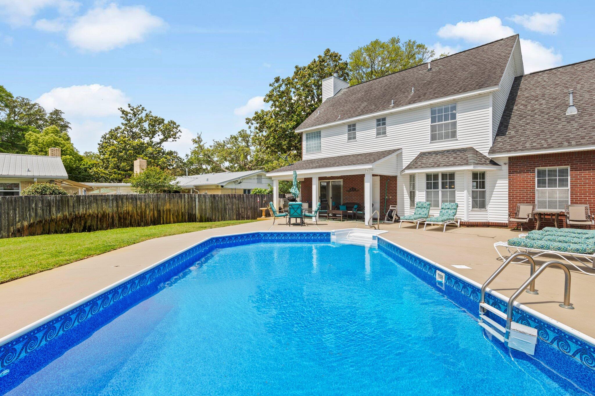 ELLIOTTS POINT 11TH ADDN - Residential