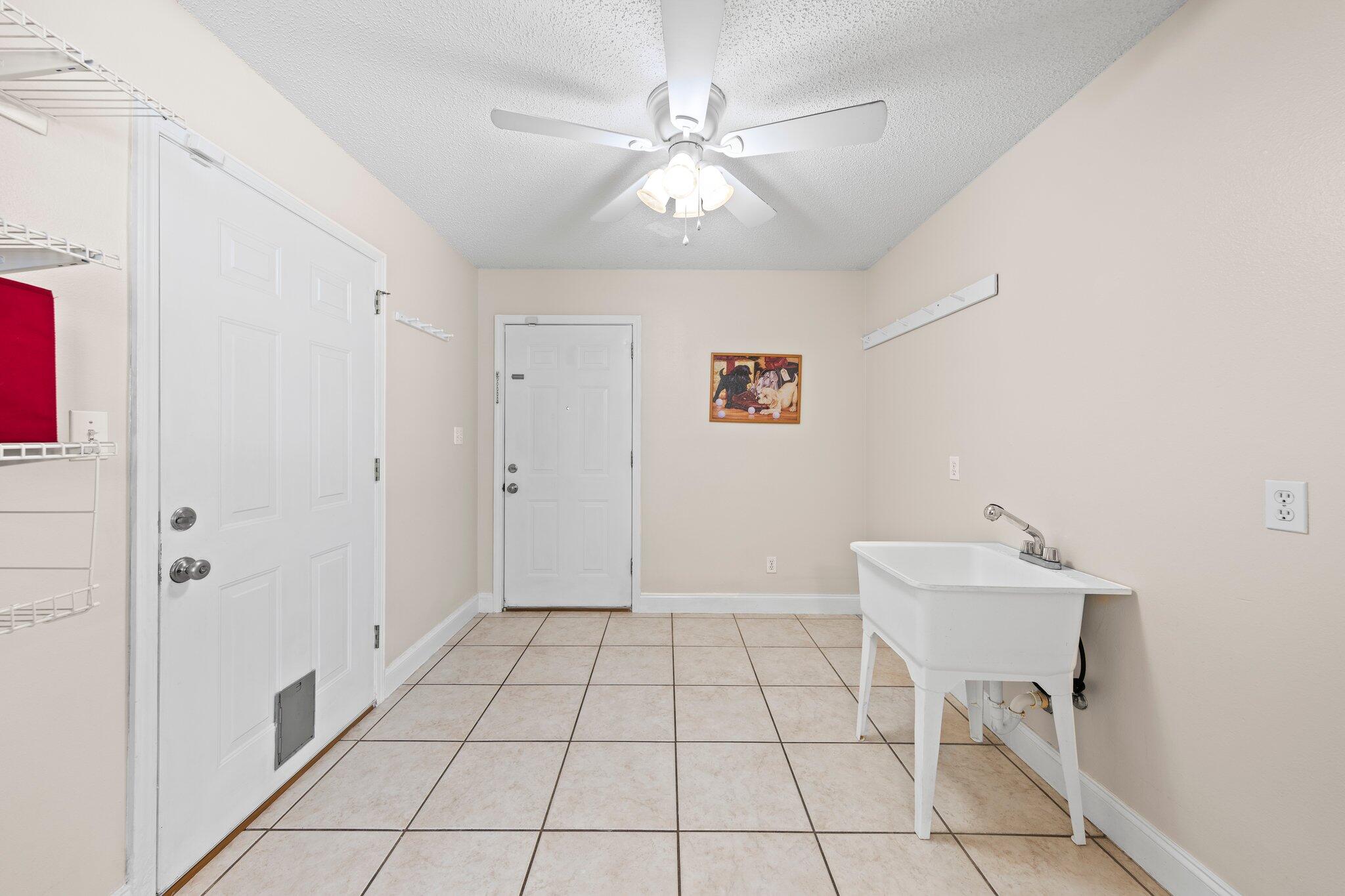 ELLIOTTS POINT 11TH ADDN - Residential