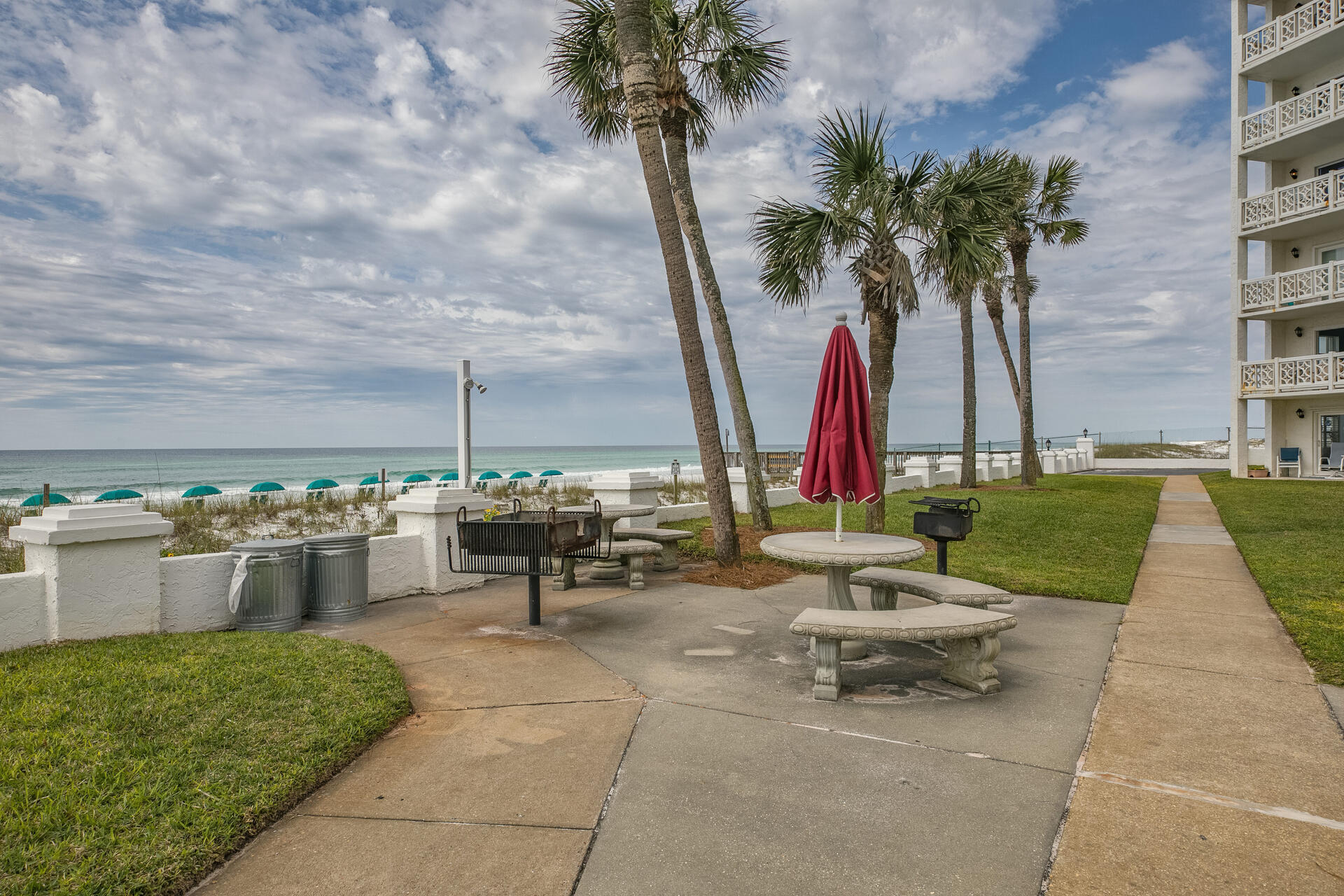 EL MATADOR CONDO - Residential
