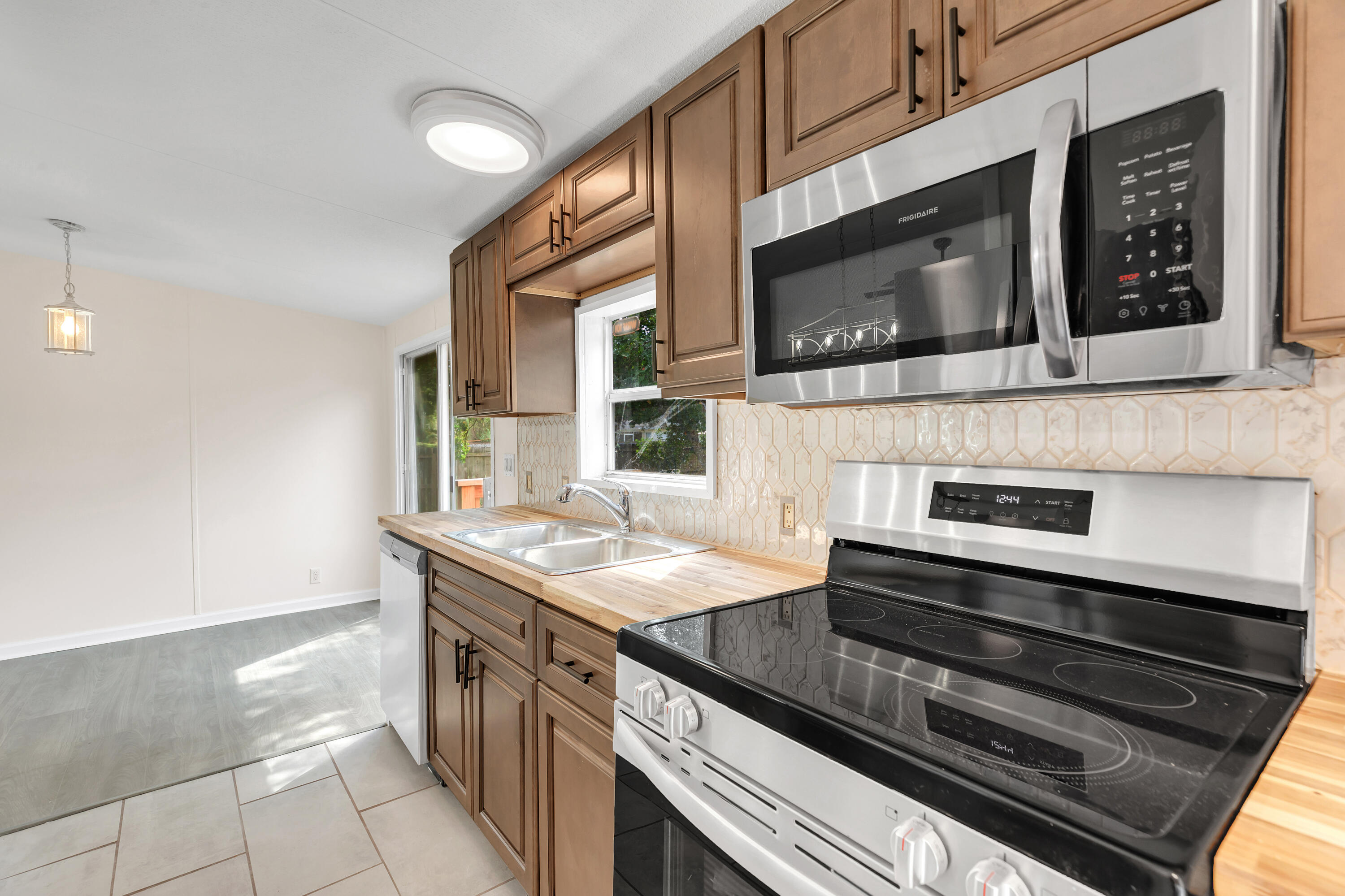 CASA LOMA S/D 1ST ADDN - Residential