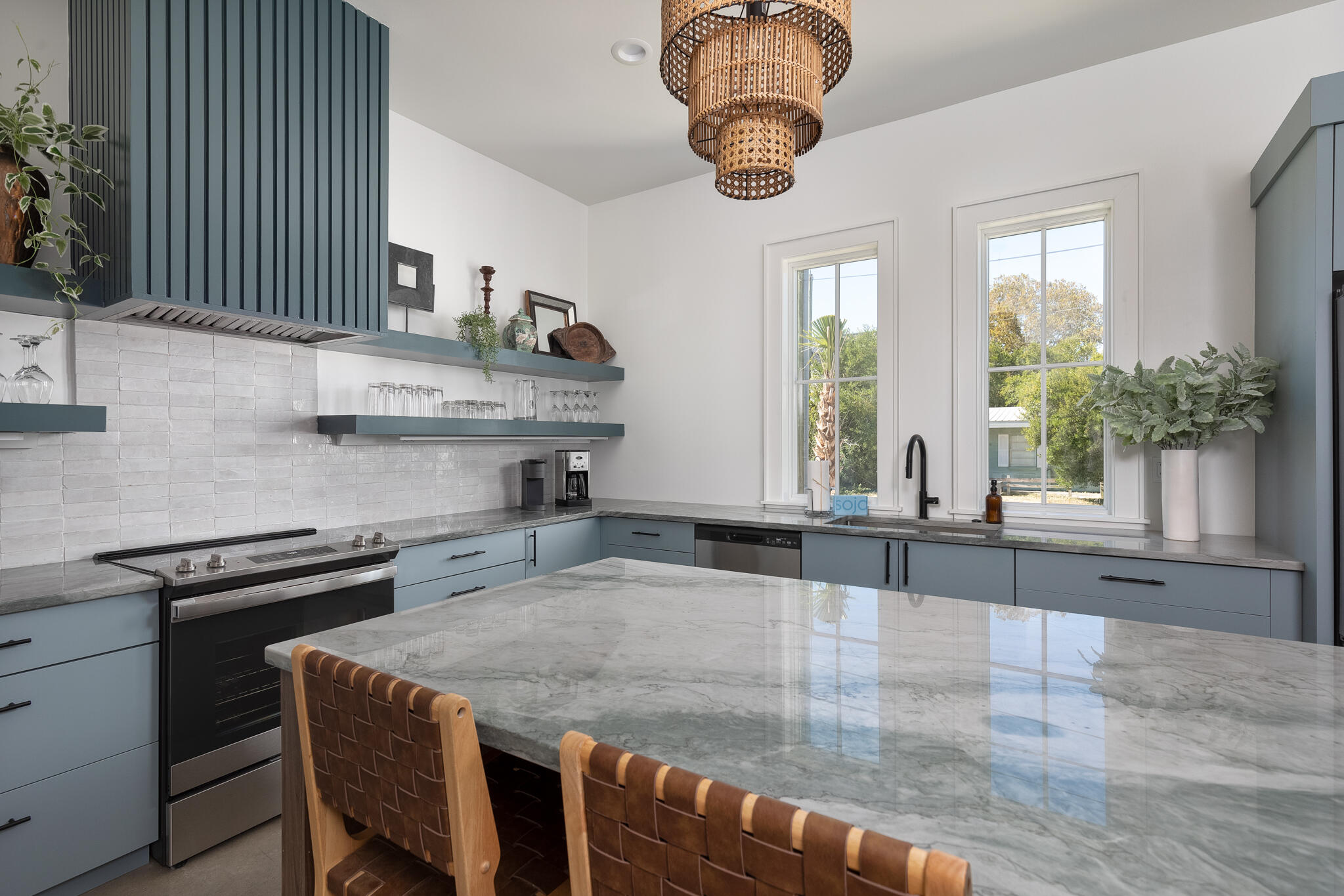 LAGUNA BEACH - Residential