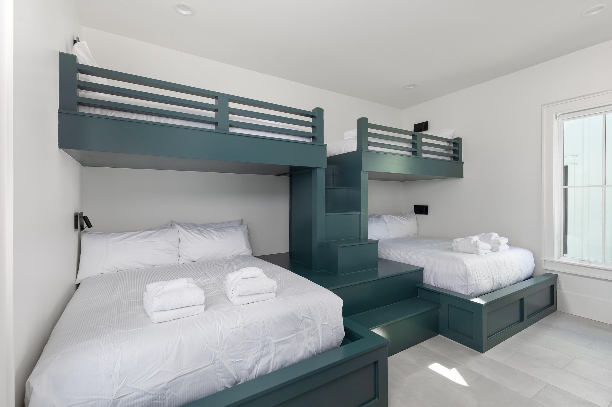LAGUNA BEACH - Residential