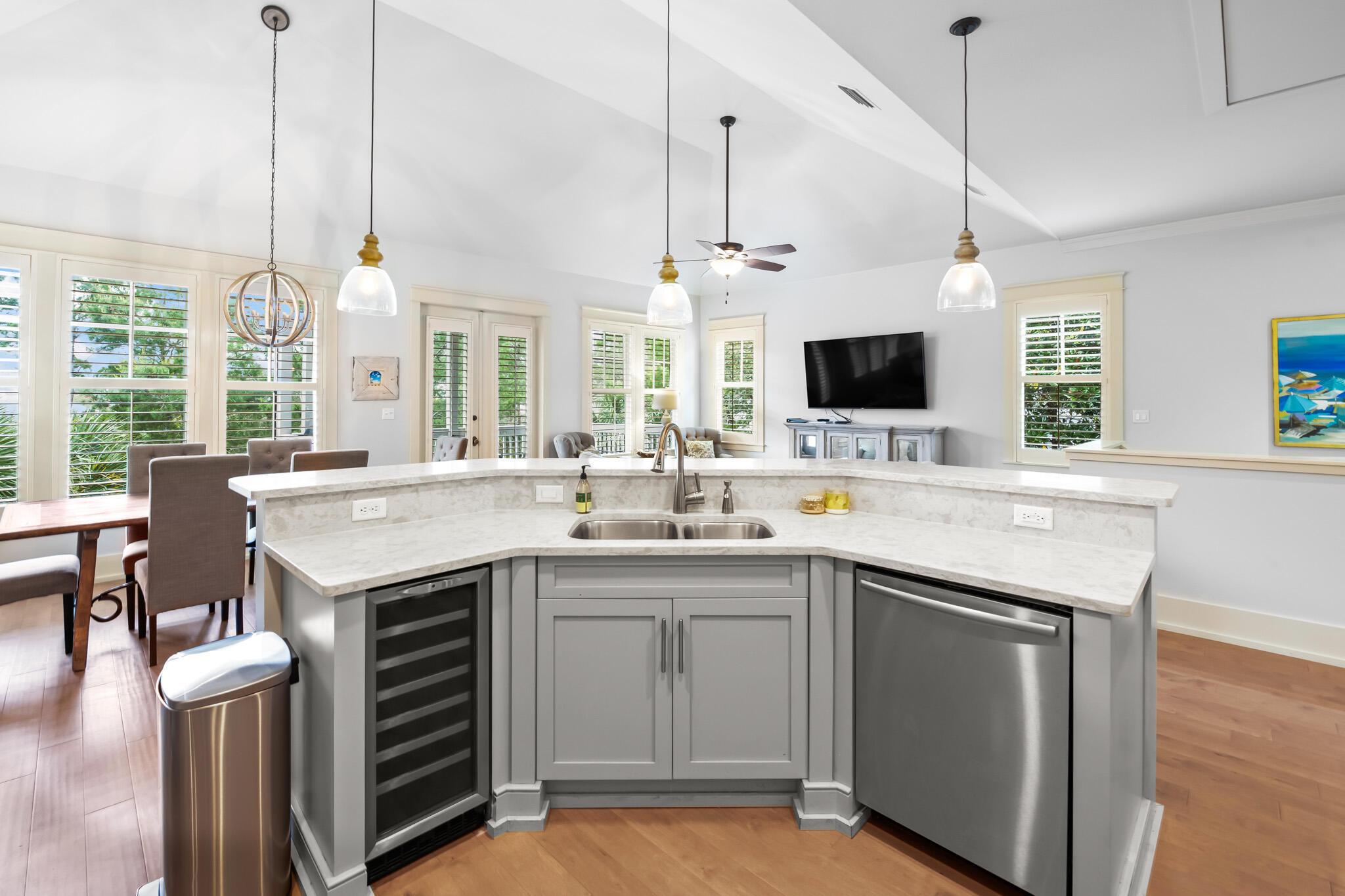PINECREST - Residential