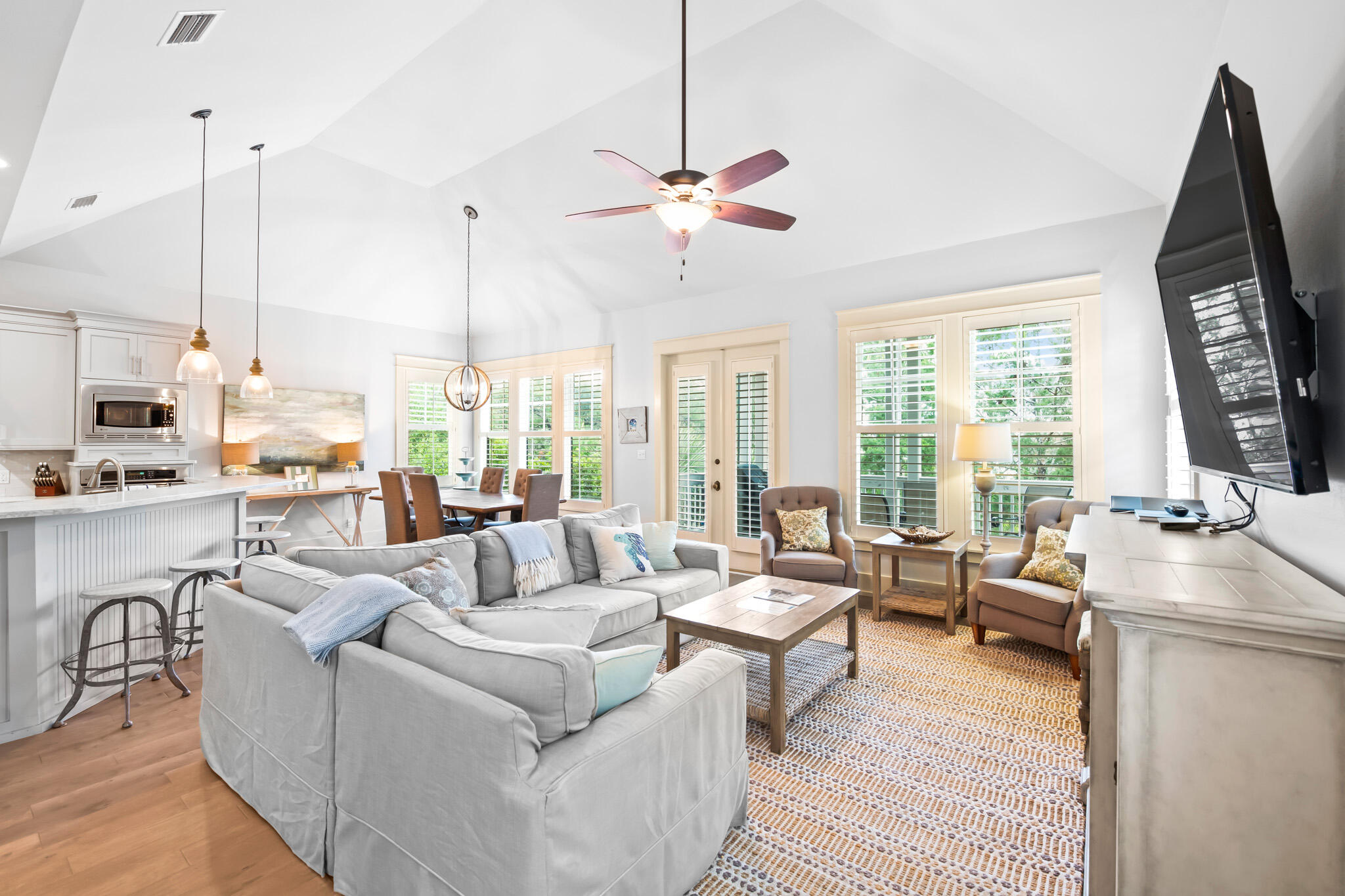 PINECREST - Residential