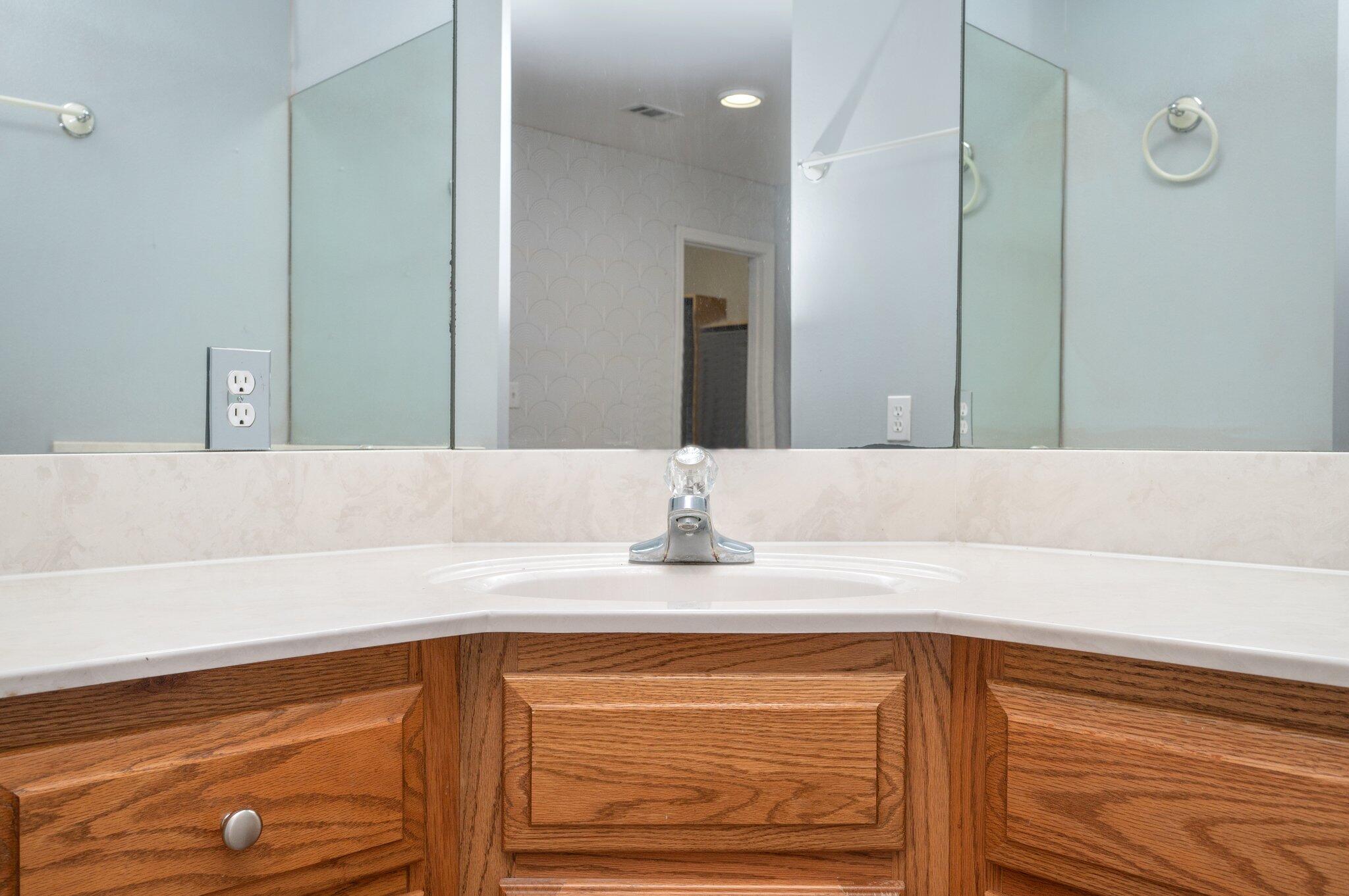 EDGEWOOD - Residential Lease