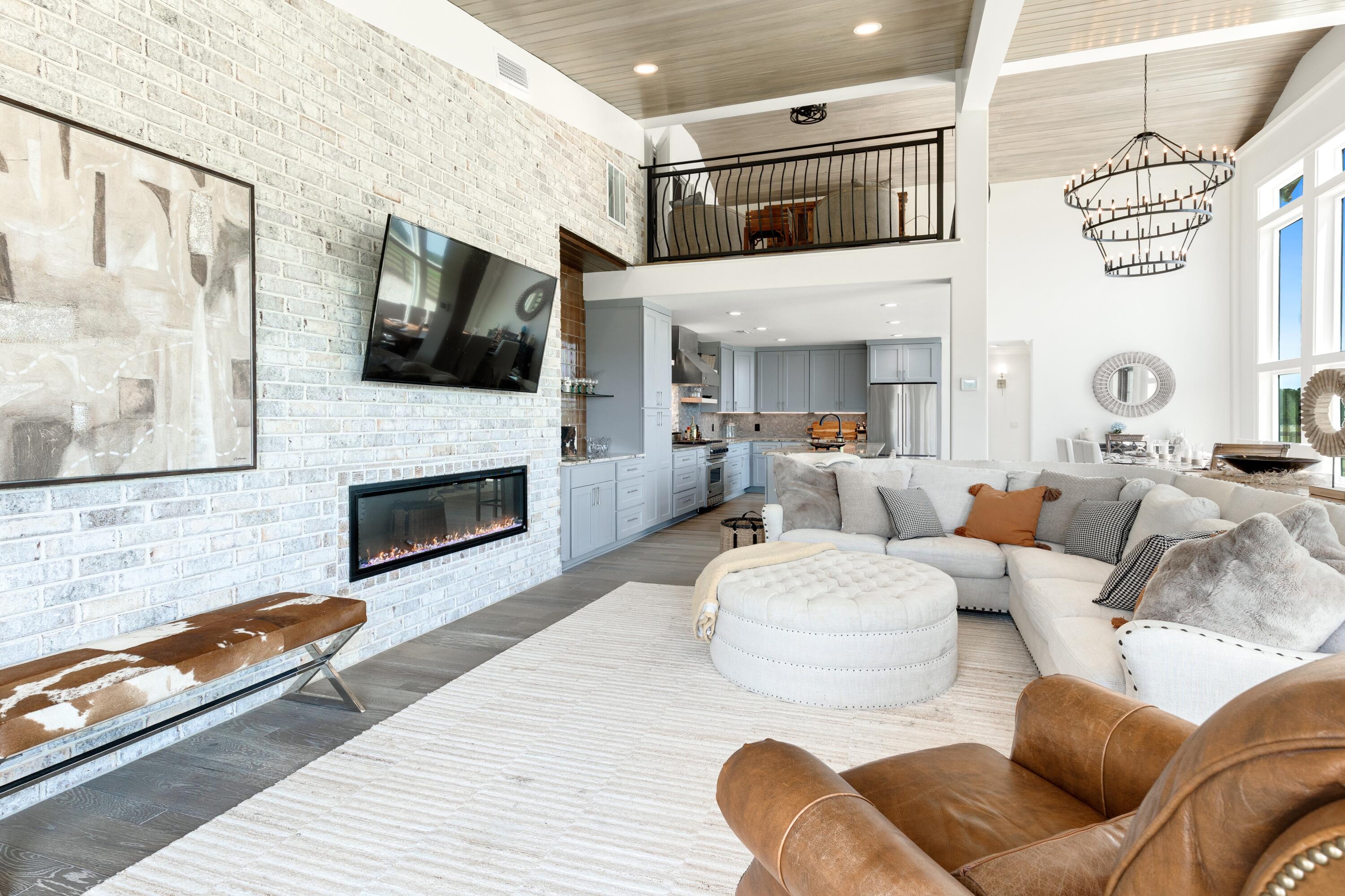 STABLES AT SANDY PINE - Residential