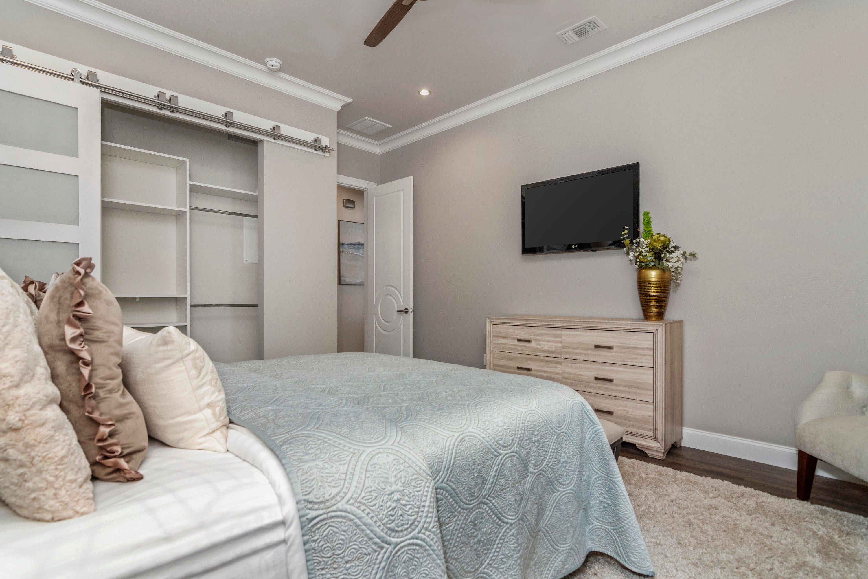 DANA & DOLPHIN POINT - Residential