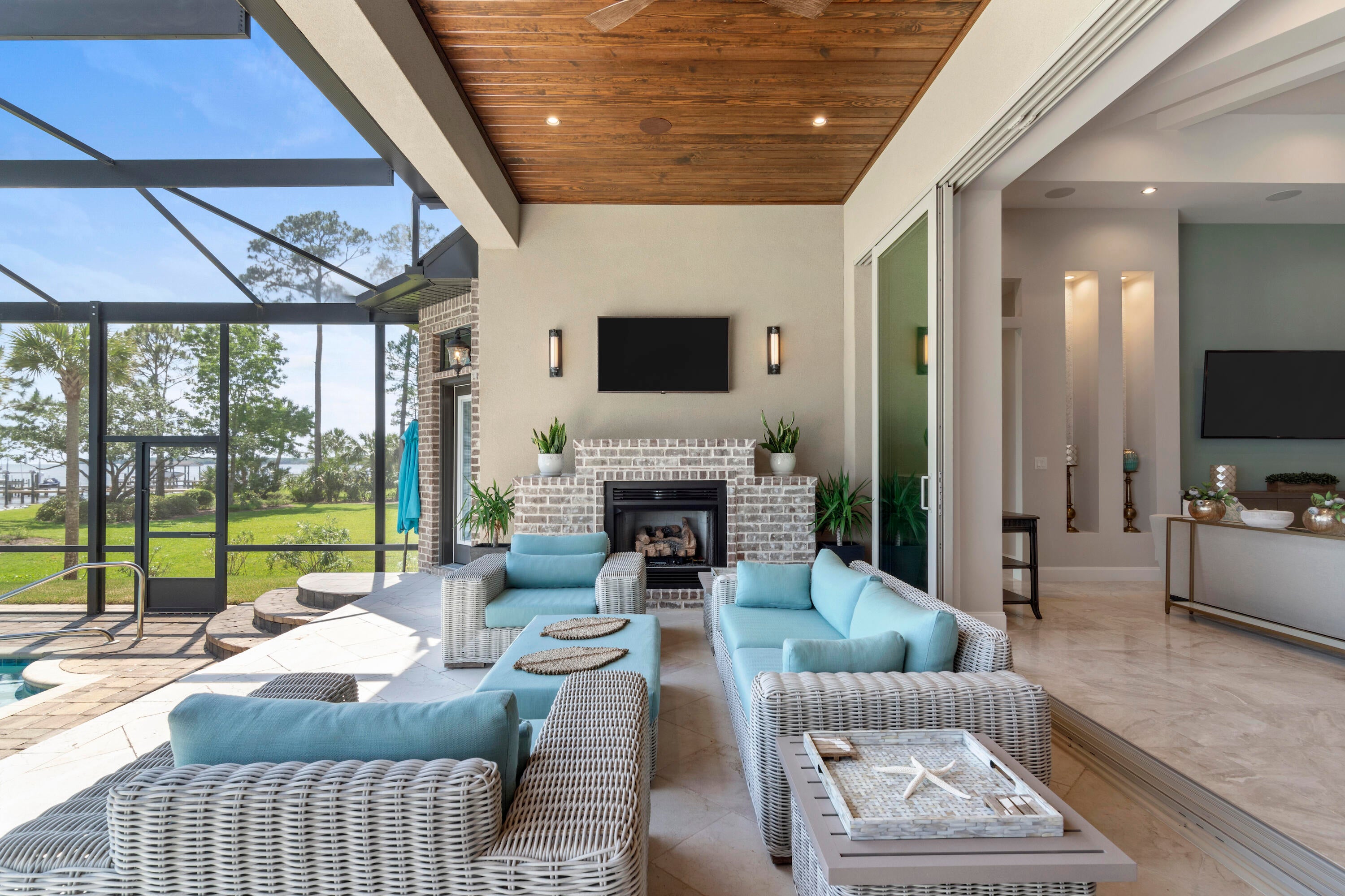 DANA & DOLPHIN POINT - Residential