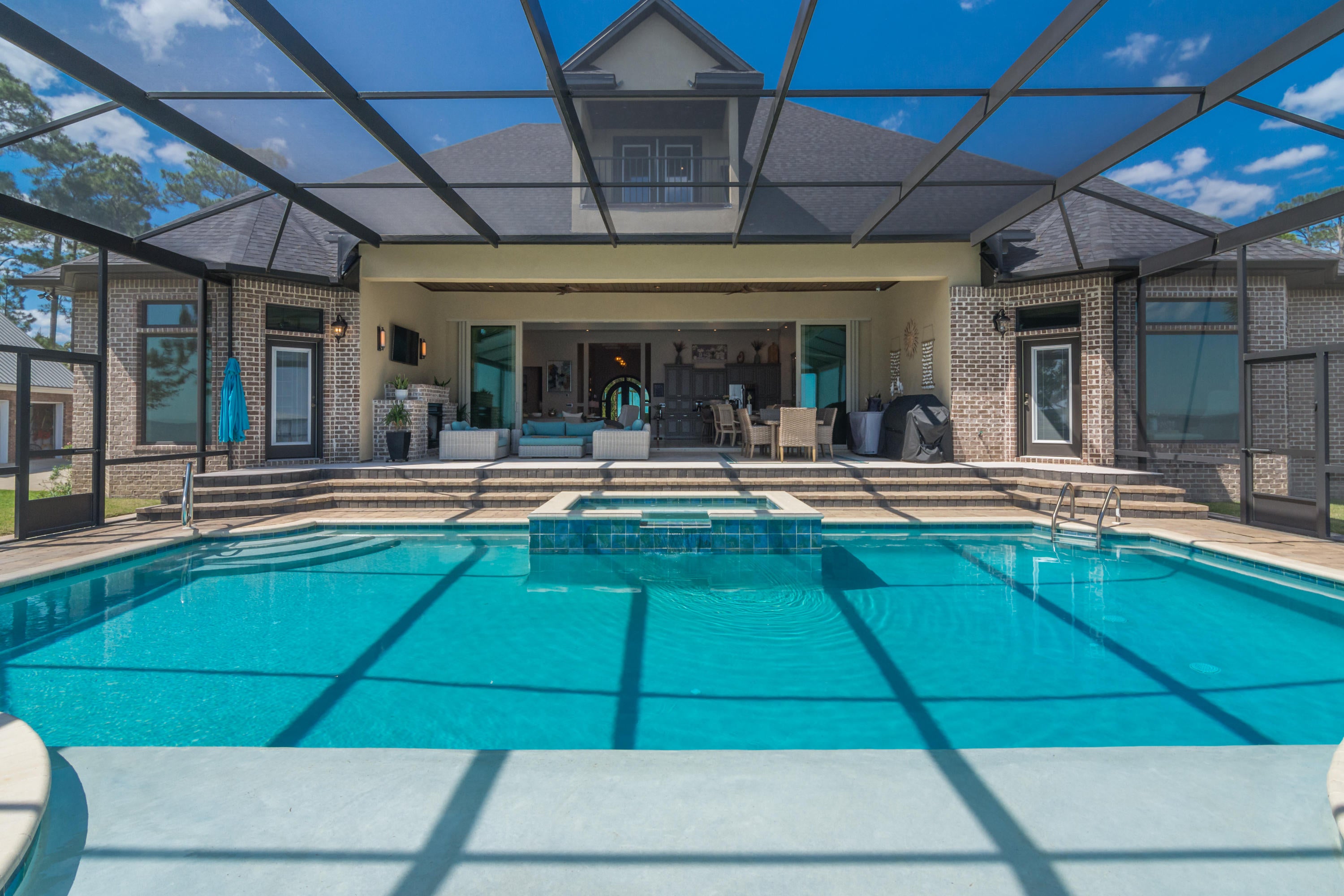DANA & DOLPHIN POINT - Residential