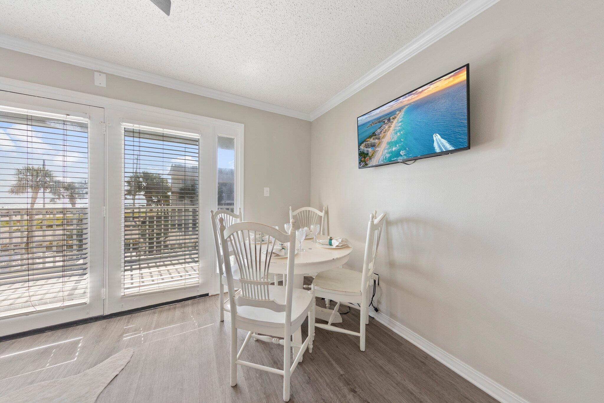 SUMMER BREEZE CONDO - Residential