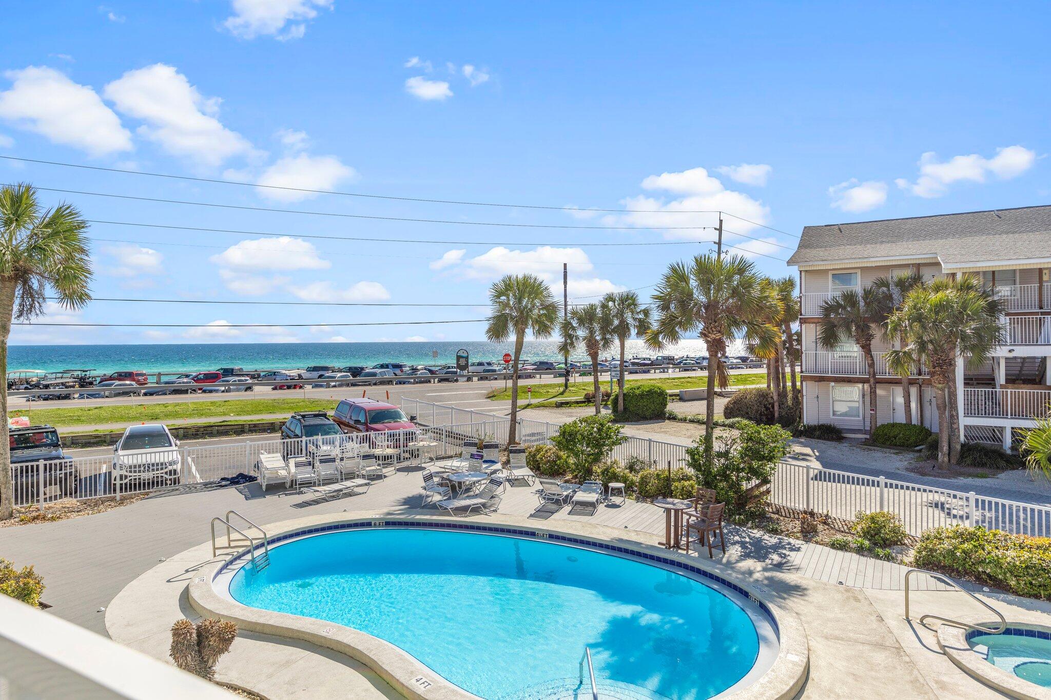 SUMMER BREEZE CONDO - Residential