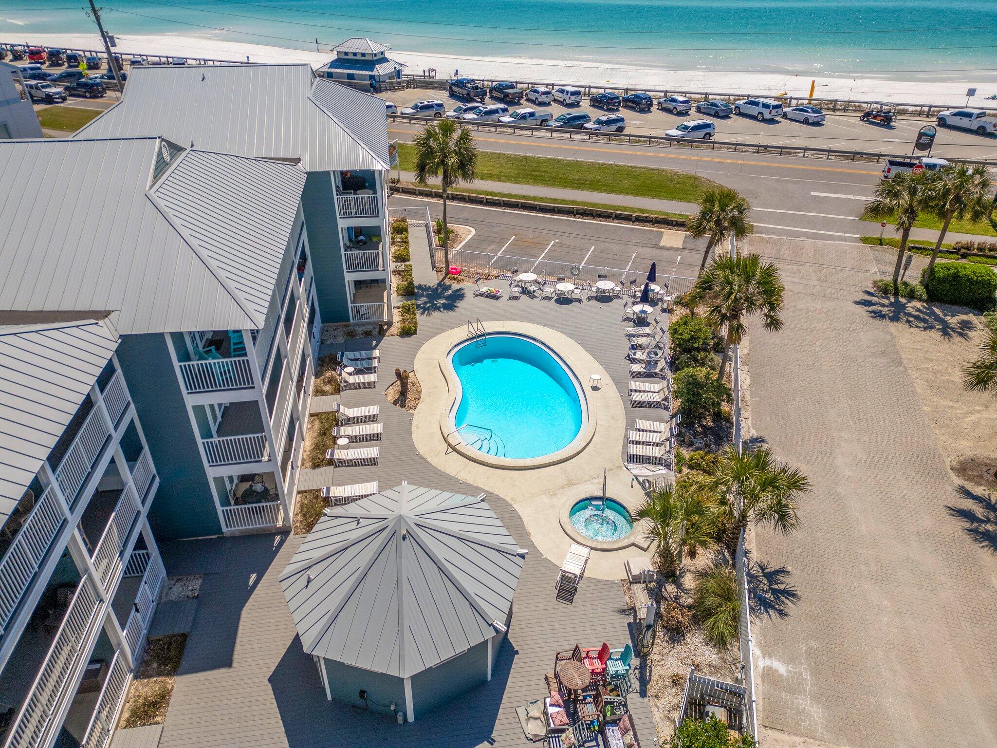 SUMMER BREEZE CONDO - Residential