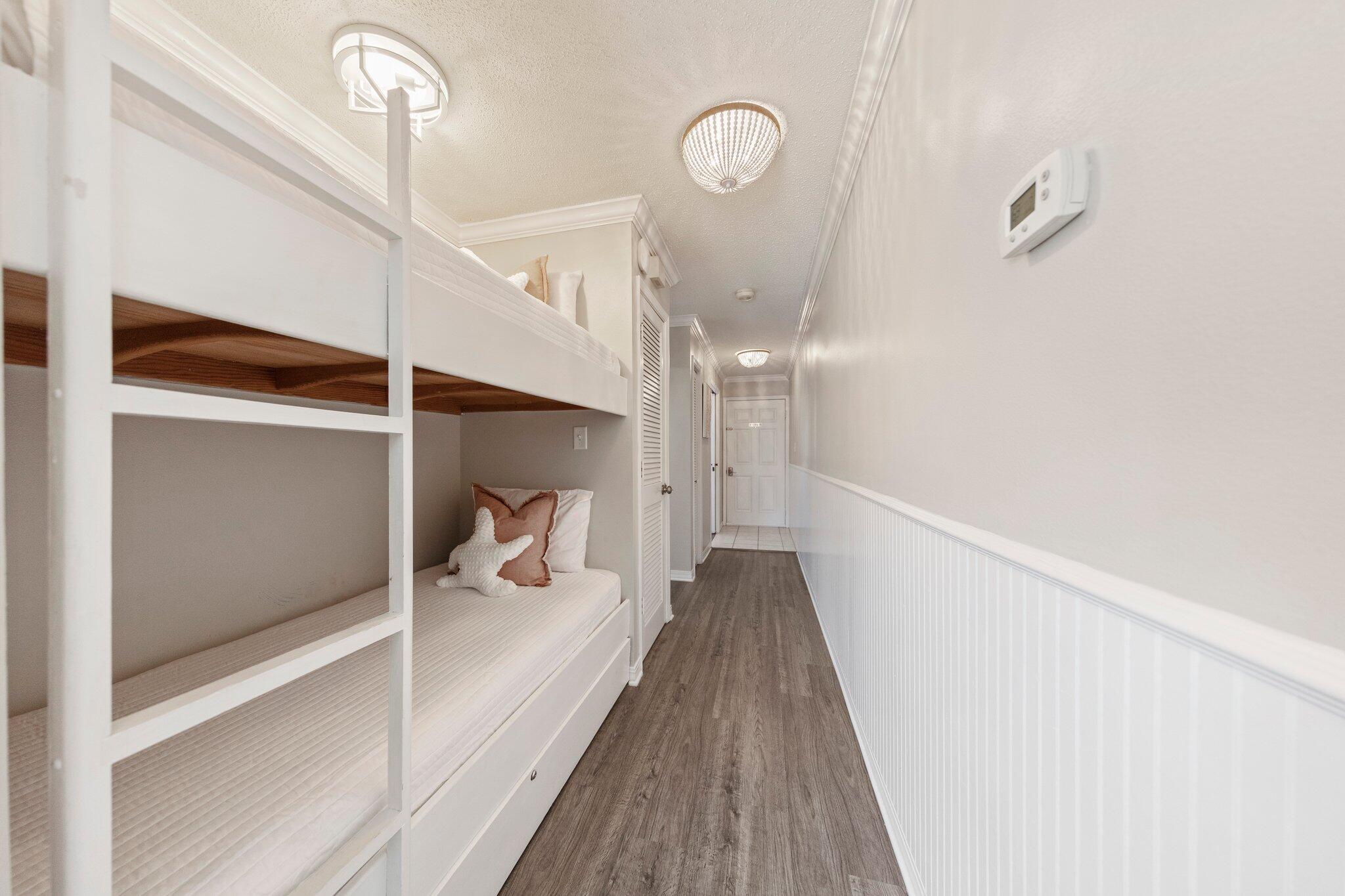 SUMMER BREEZE CONDO - Residential