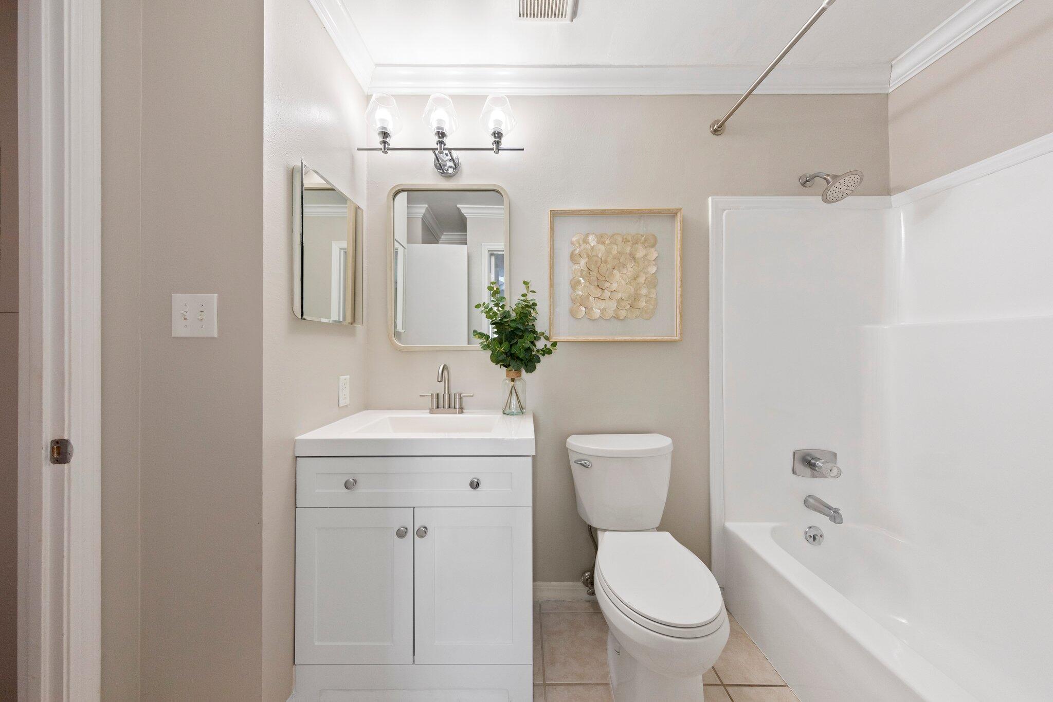 SUMMER BREEZE CONDO - Residential