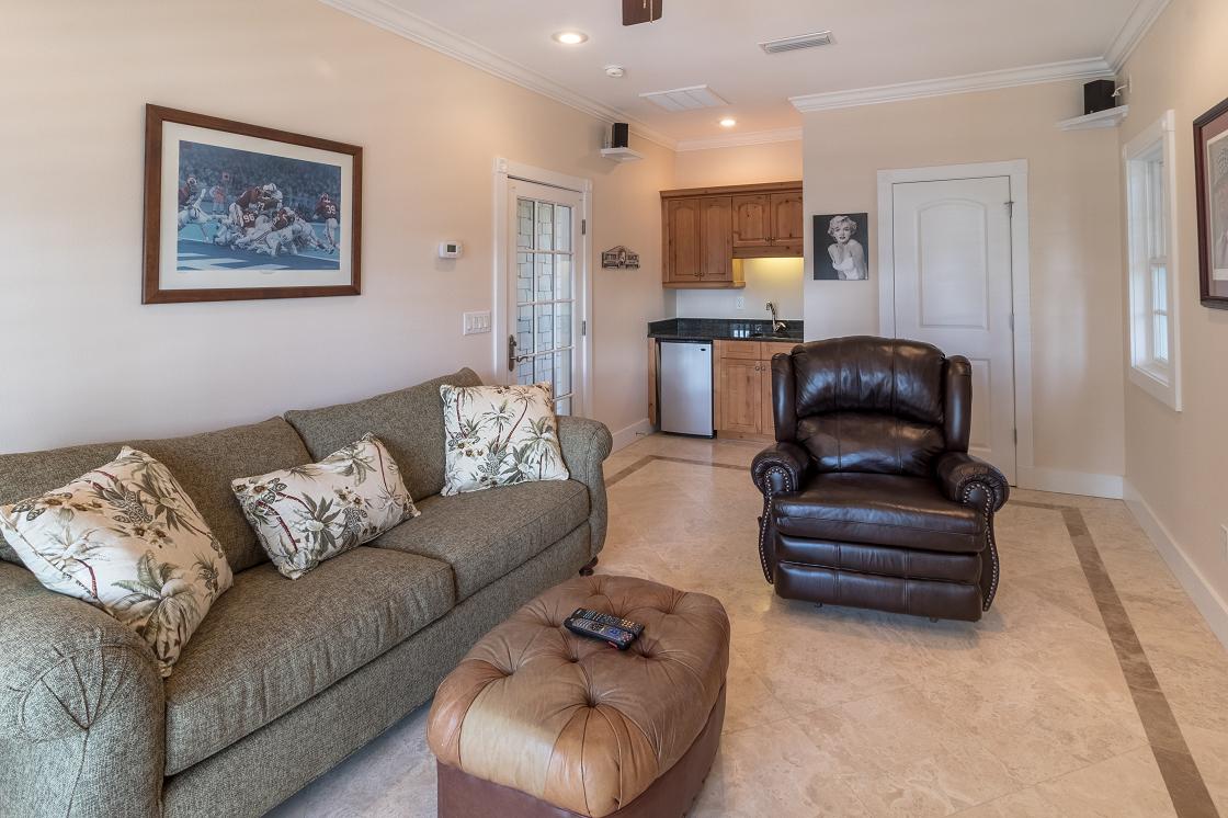 LAKESIDE AT BLUE MOUNTAIN BEACH - Residential