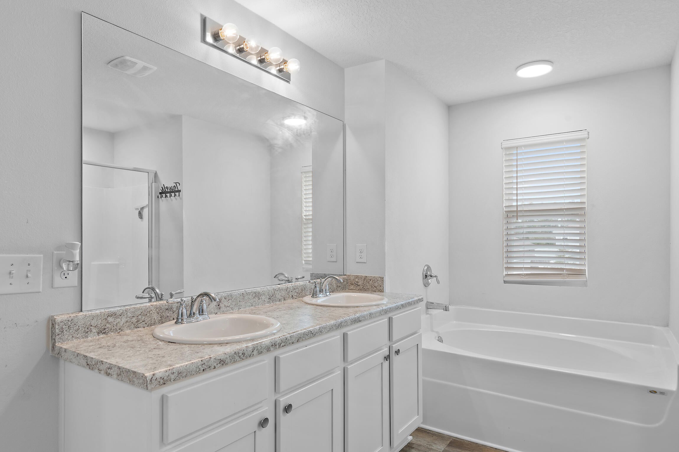 HAMMOCK BAY - MILL COTTAGES - Residential