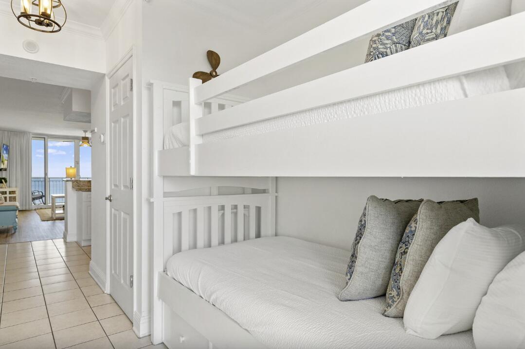 EMERALD BEACH PH 1 - Residential