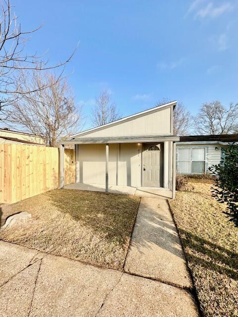 AVAILABLE: 7/29. SECURITY DEPOSIT = $1,495, CAN BE BROKEN UP IN 2 MONTHLY INSTALLMENTS IF QUALIFIED. 1-2 SMALL-MEDIUM SIZED PETS ALLOWED UPON OWNERS APPROVAL & W/ A NON-REFUNDABLE PET FEE DEPENDING ON THE PETS. Nice 1 story town home in the middle of FWB, by both bases, hospital, schools, shopping, restaurants, EVERYTHING! Tiled floors throughout, no carpet! Open kitchen w/ all appliances in place! Two nice sized bedrooms. All electric! Inside utility room. Outside you have an open patio great for relaxing & entertaining w/ a privacy fenced backyard. Quarterly pest control included in the rent! PLEASE NO SMOKING ALLOWED!