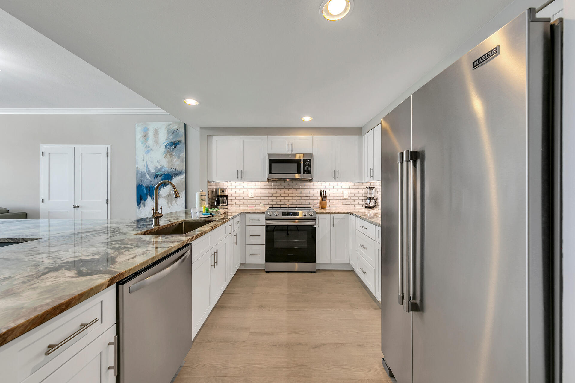 INN AT CRYSTAL BEACH (SUMMERCHASE CONDO) - Residential