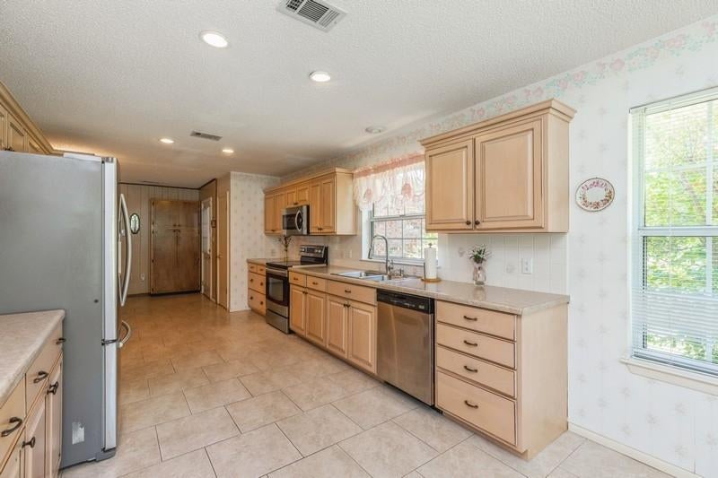ADAMS POWELL EAST - Residential