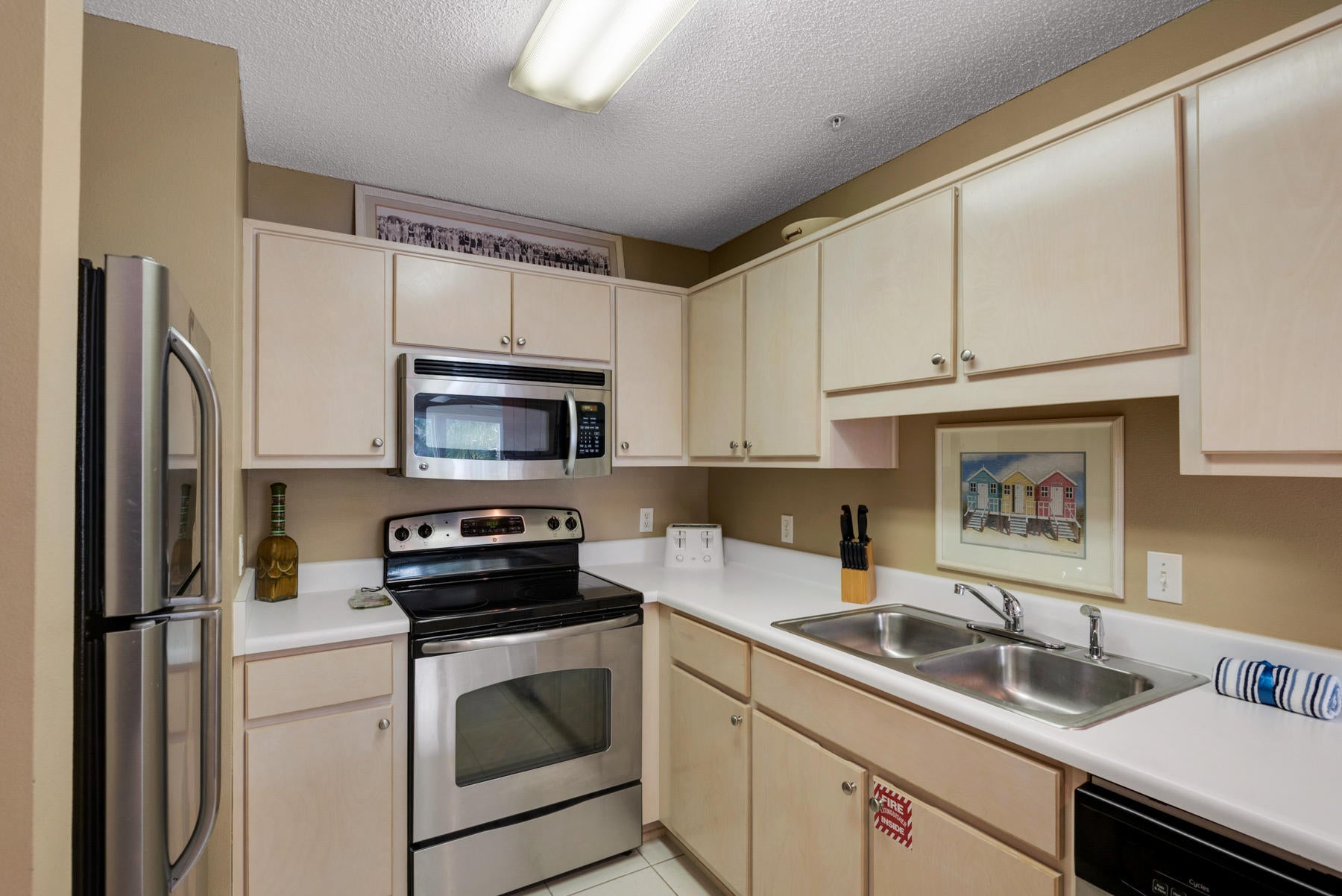ROLLIN TIDE VILLAS - Residential