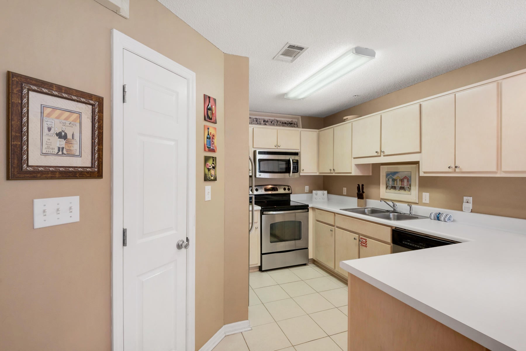 ROLLIN TIDE VILLAS - Residential