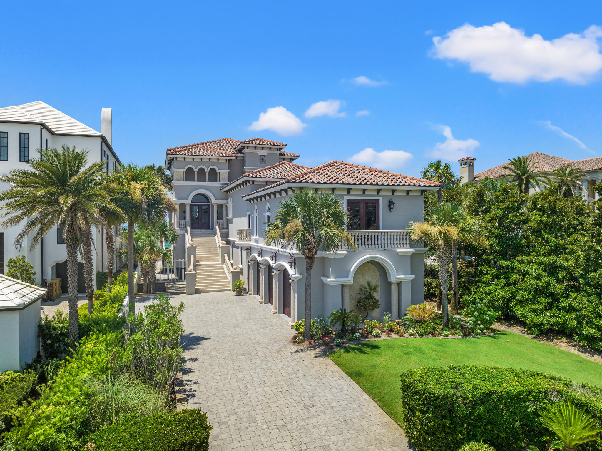 PARADISE BY THE SEA - Residential