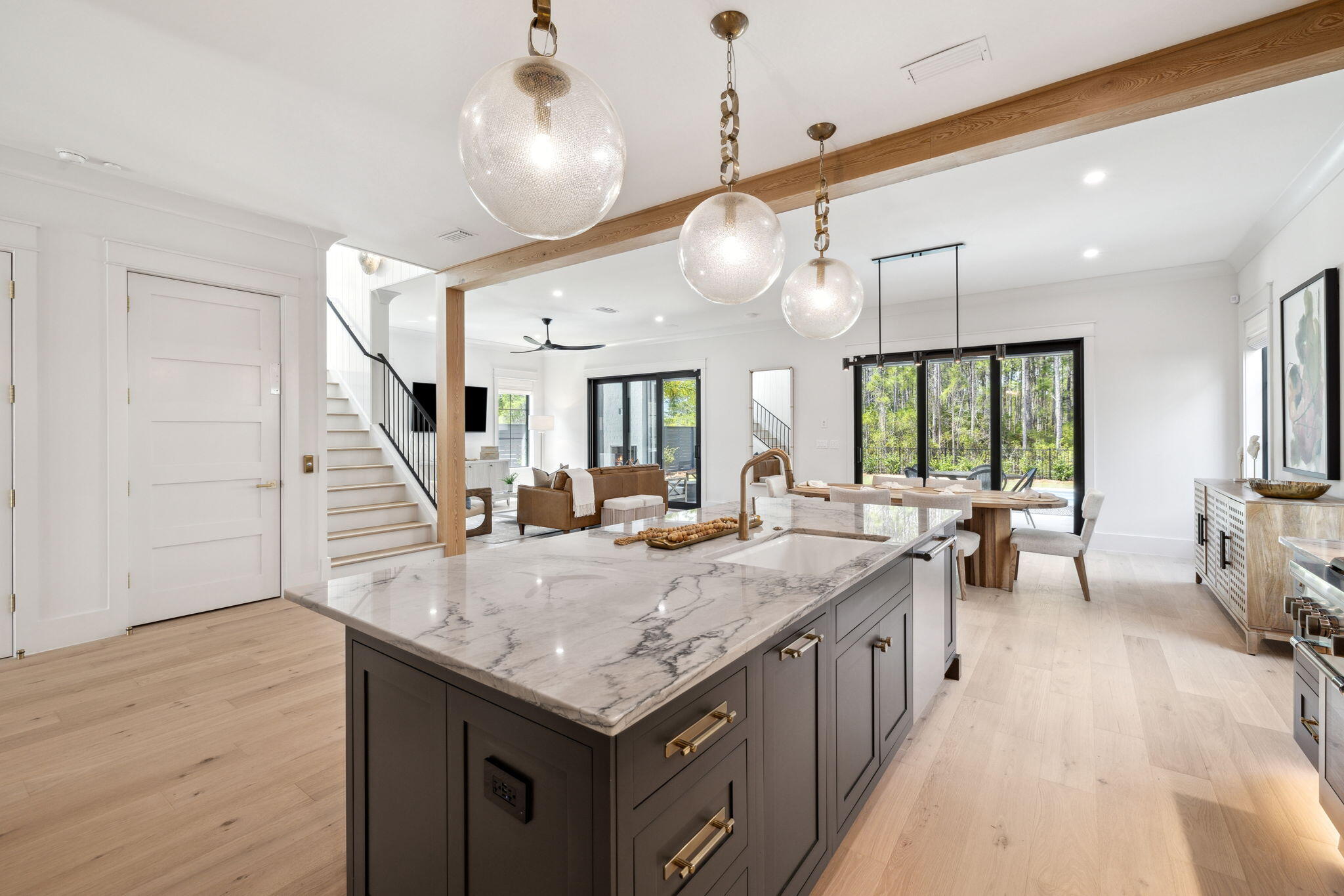 BEACH HIGHLAND - Residential