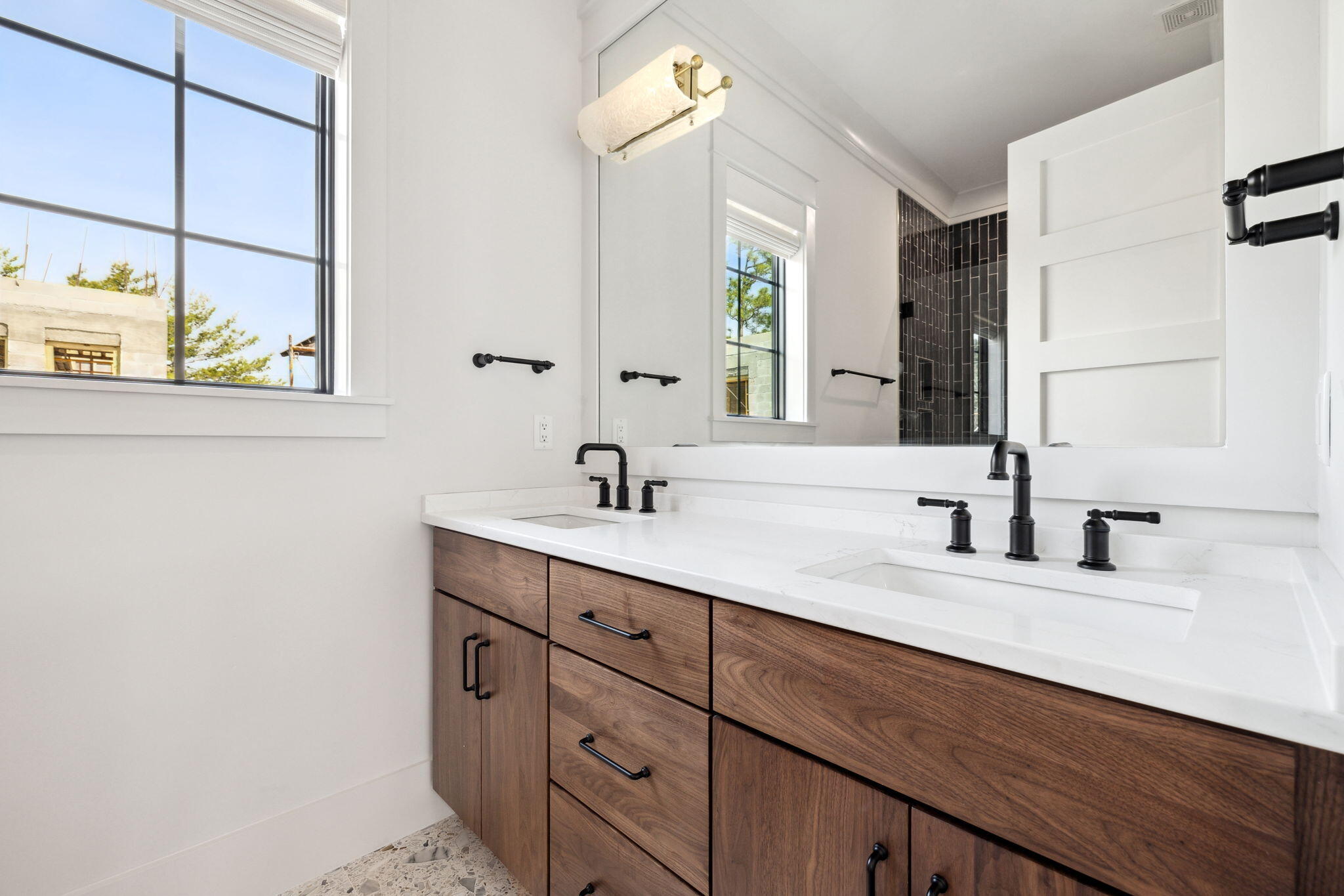 BEACH HIGHLAND - Residential