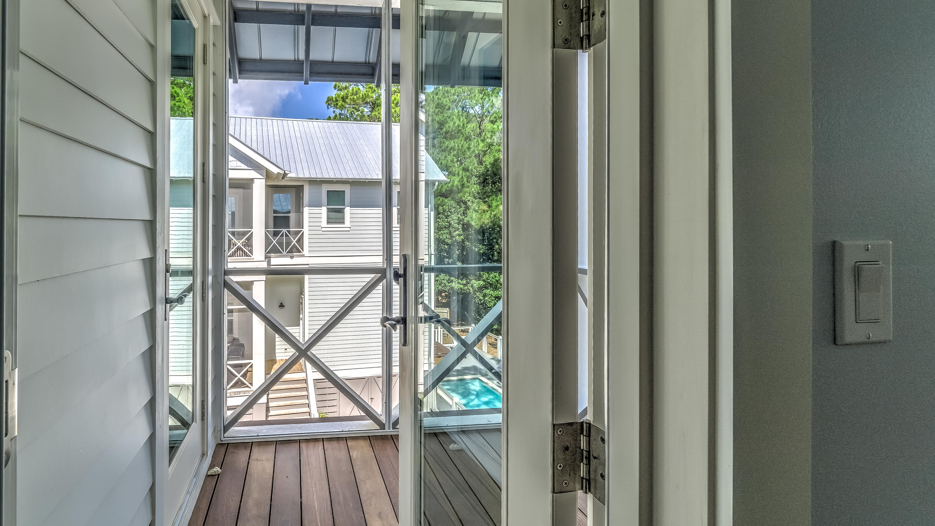 SEAGROVE SHORES 4TH ADD - Residential