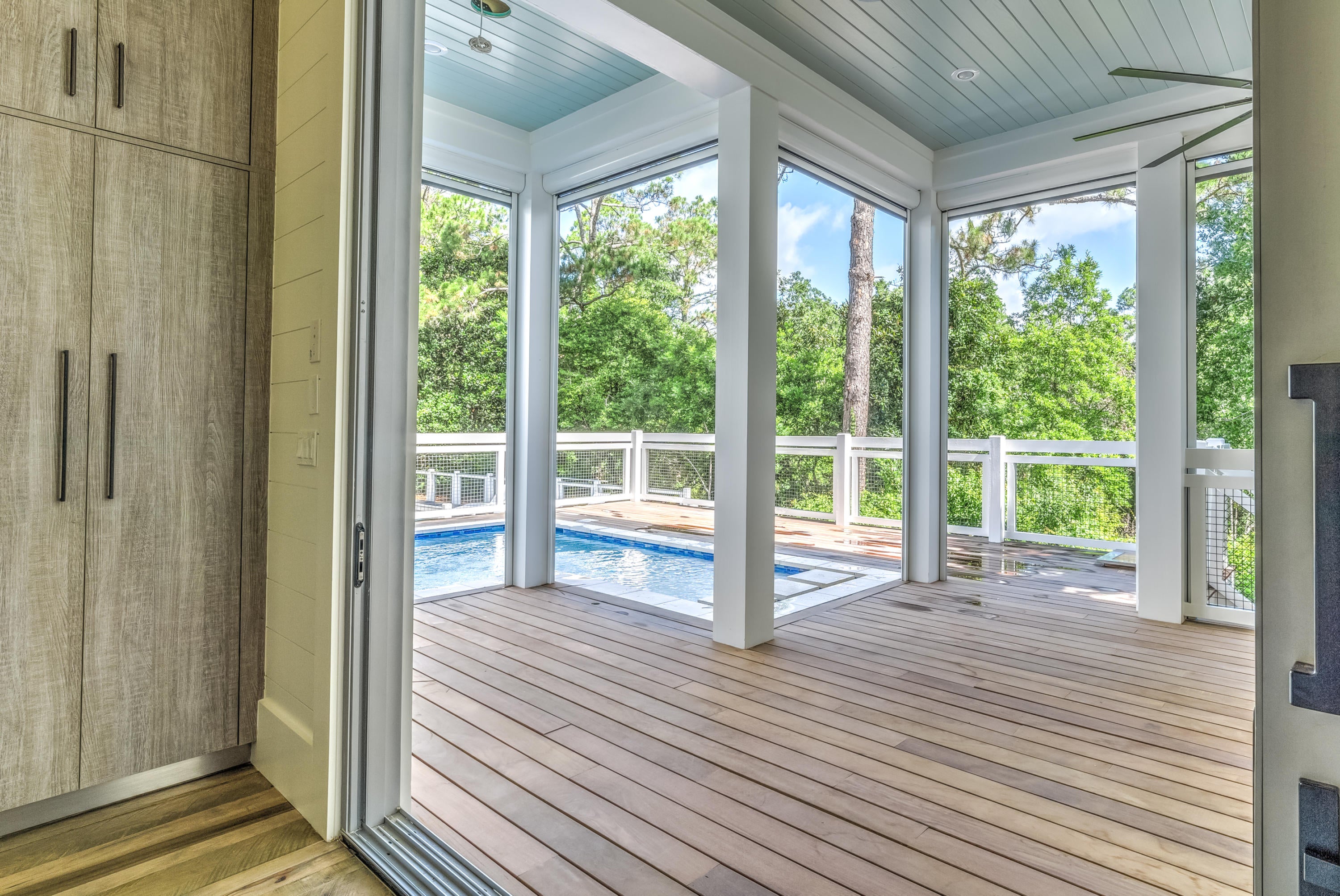 SEAGROVE SHORES 4TH ADD - Residential