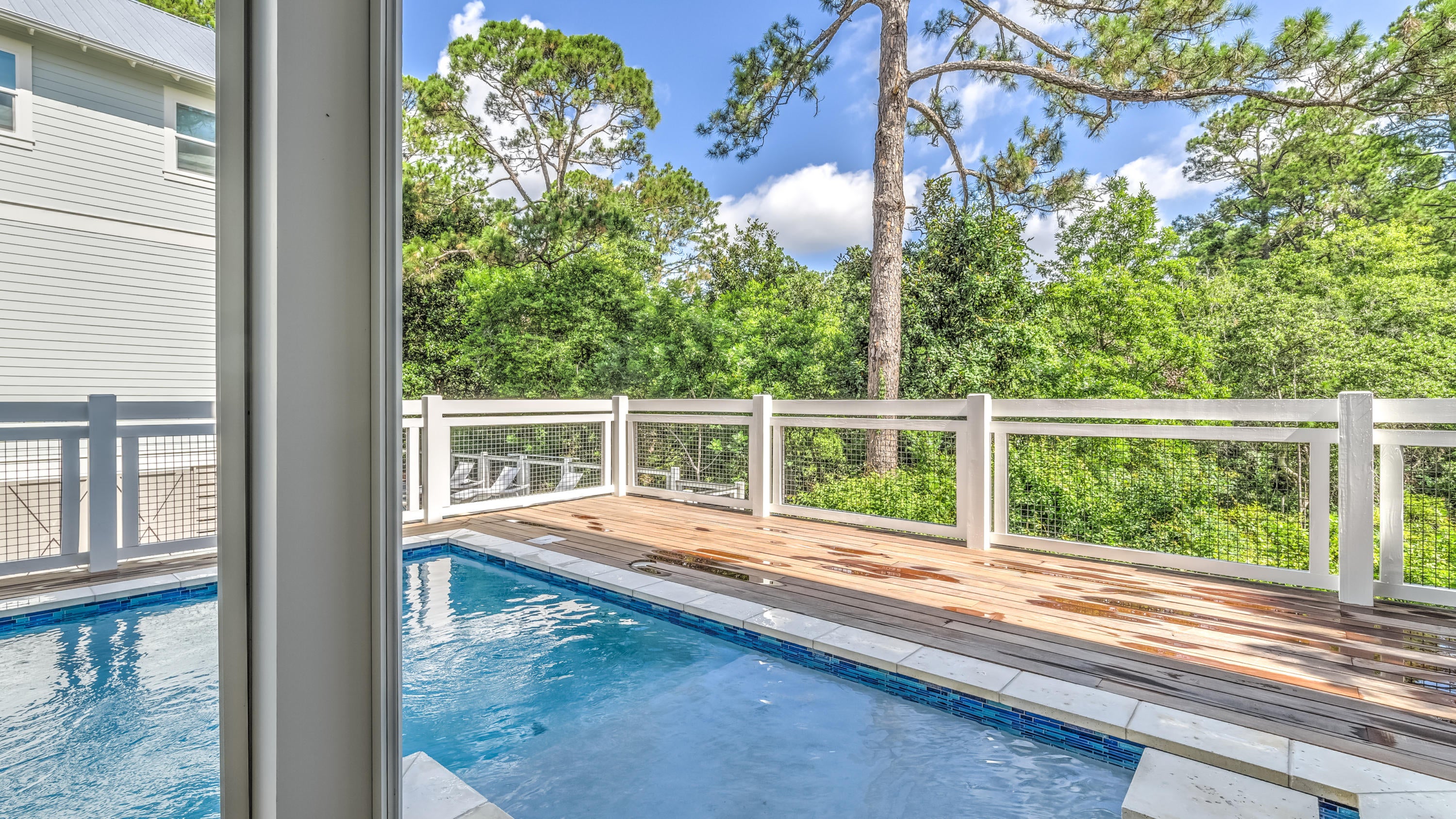 SEAGROVE SHORES 4TH ADD - Residential