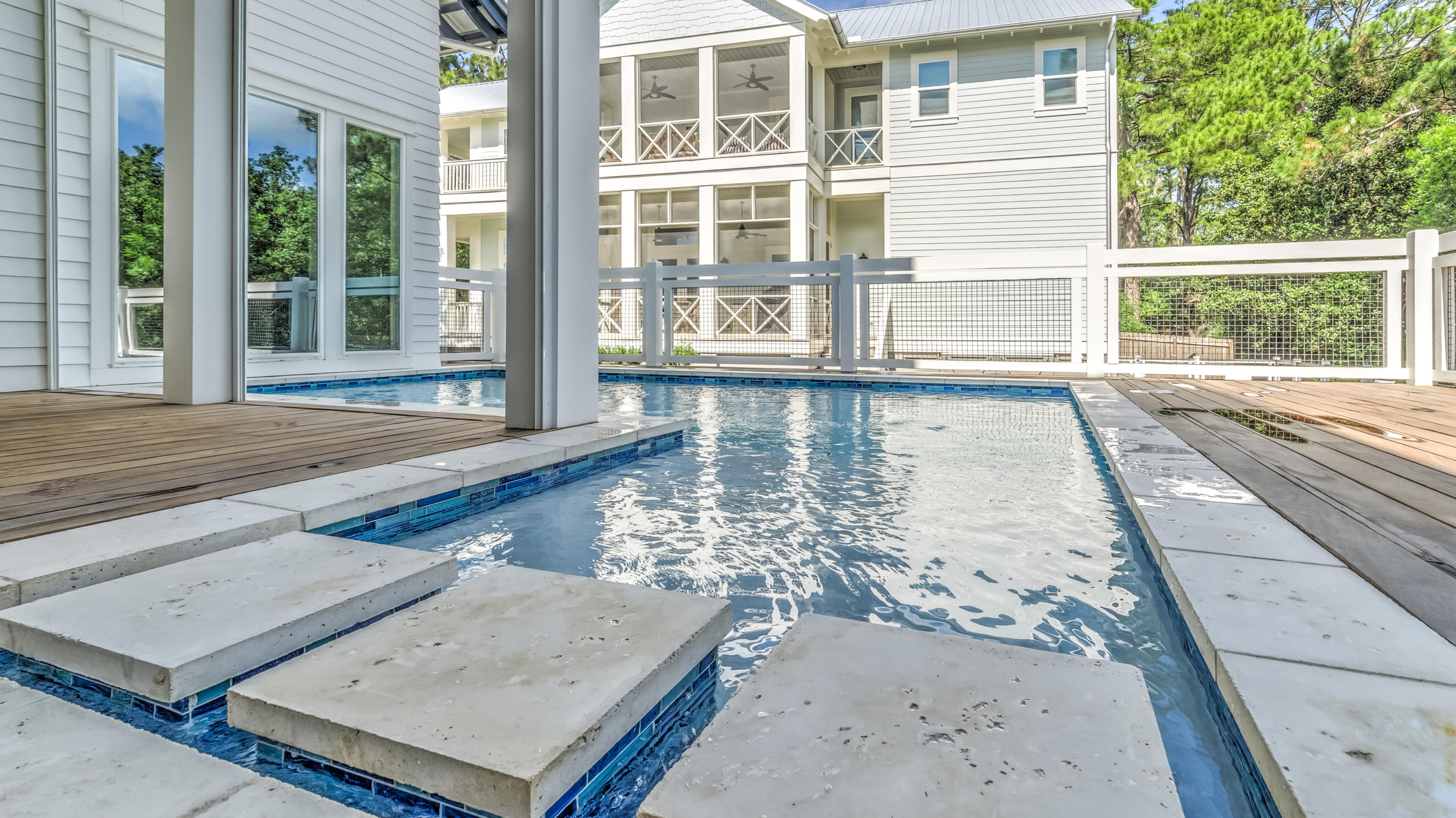 SEAGROVE SHORES 4TH ADD - Residential
