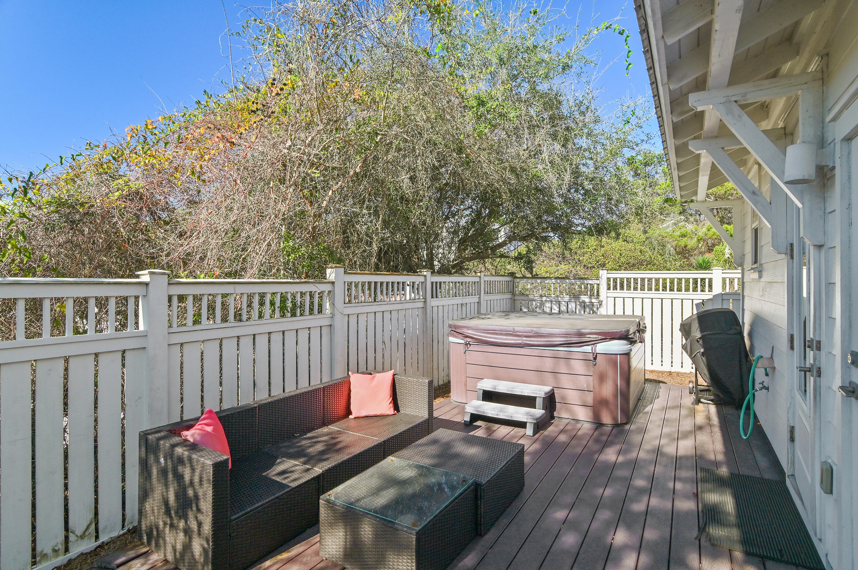 SUGAR SAND LANE - Residential