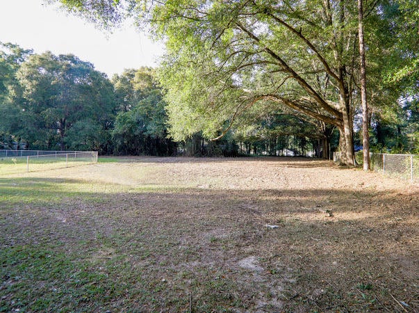 OAKDALE MINI FARMS RESUB LOT 11 & 12 - Residential