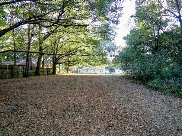 OAKDALE MINI FARMS RESUB LOT 11 & 12 - Residential