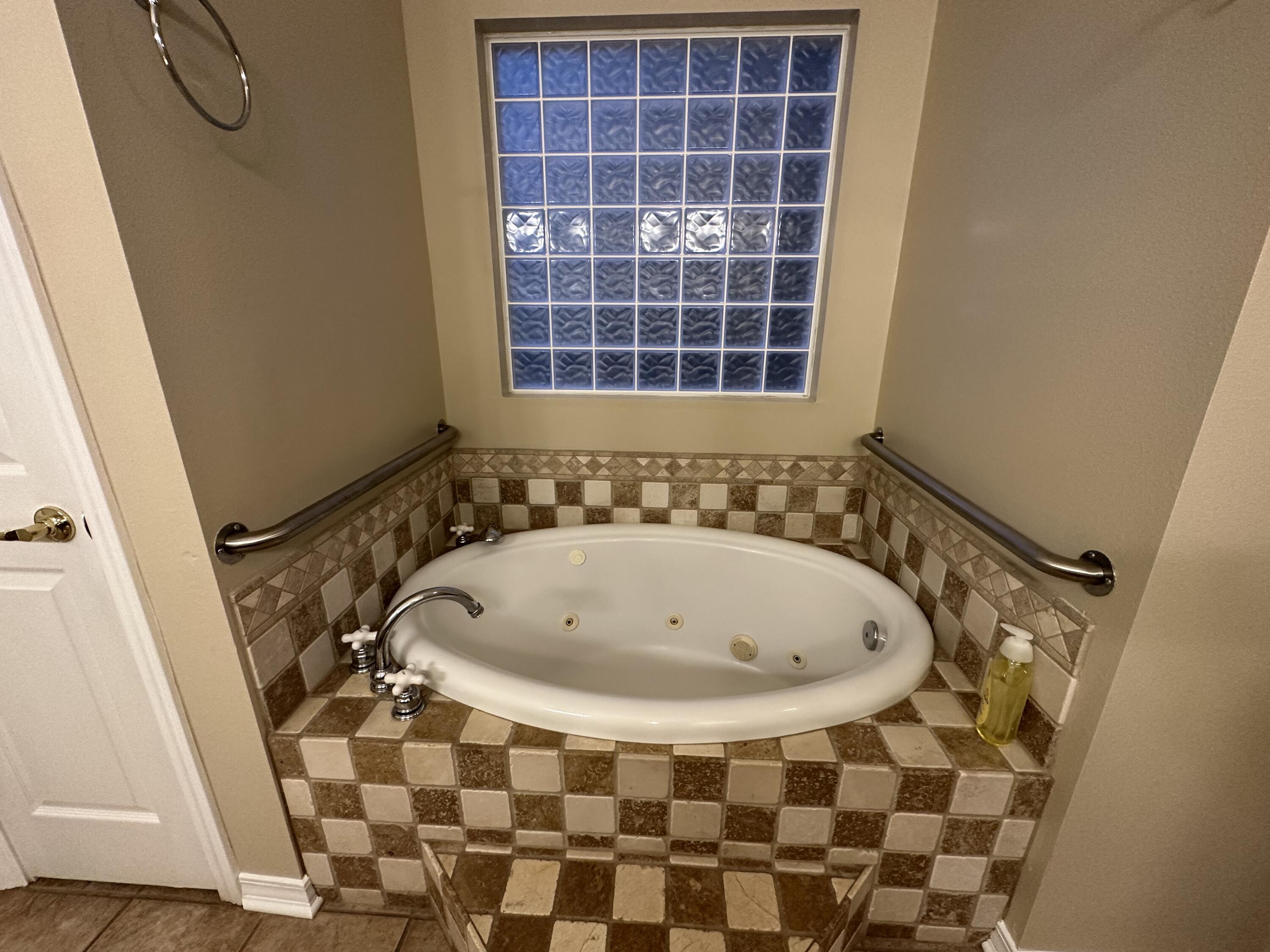 CRESTVIEW SUBURB (231000.00) - Residential