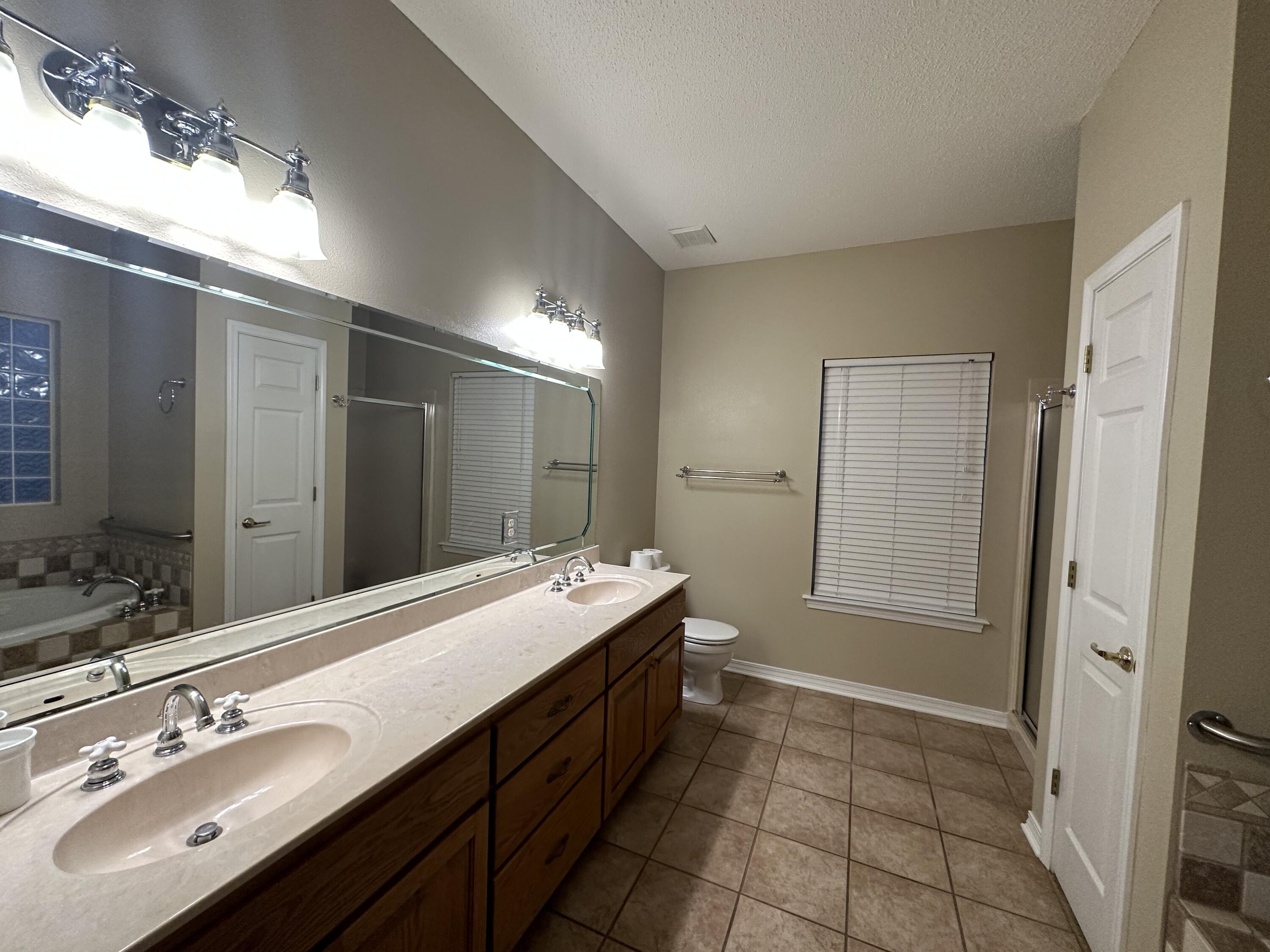 CRESTVIEW SUBURB (231000.00) - Residential