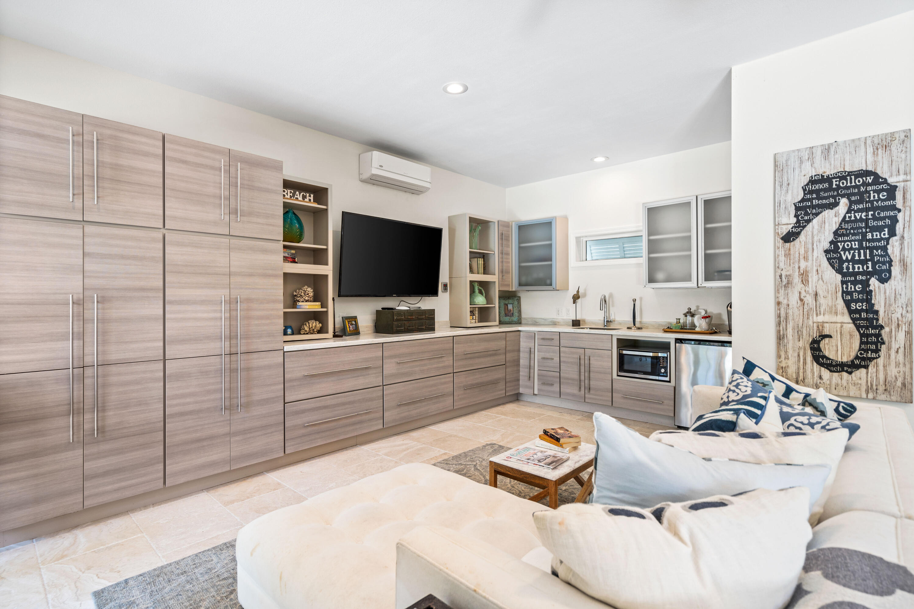 SECLUSION DUNES - Residential