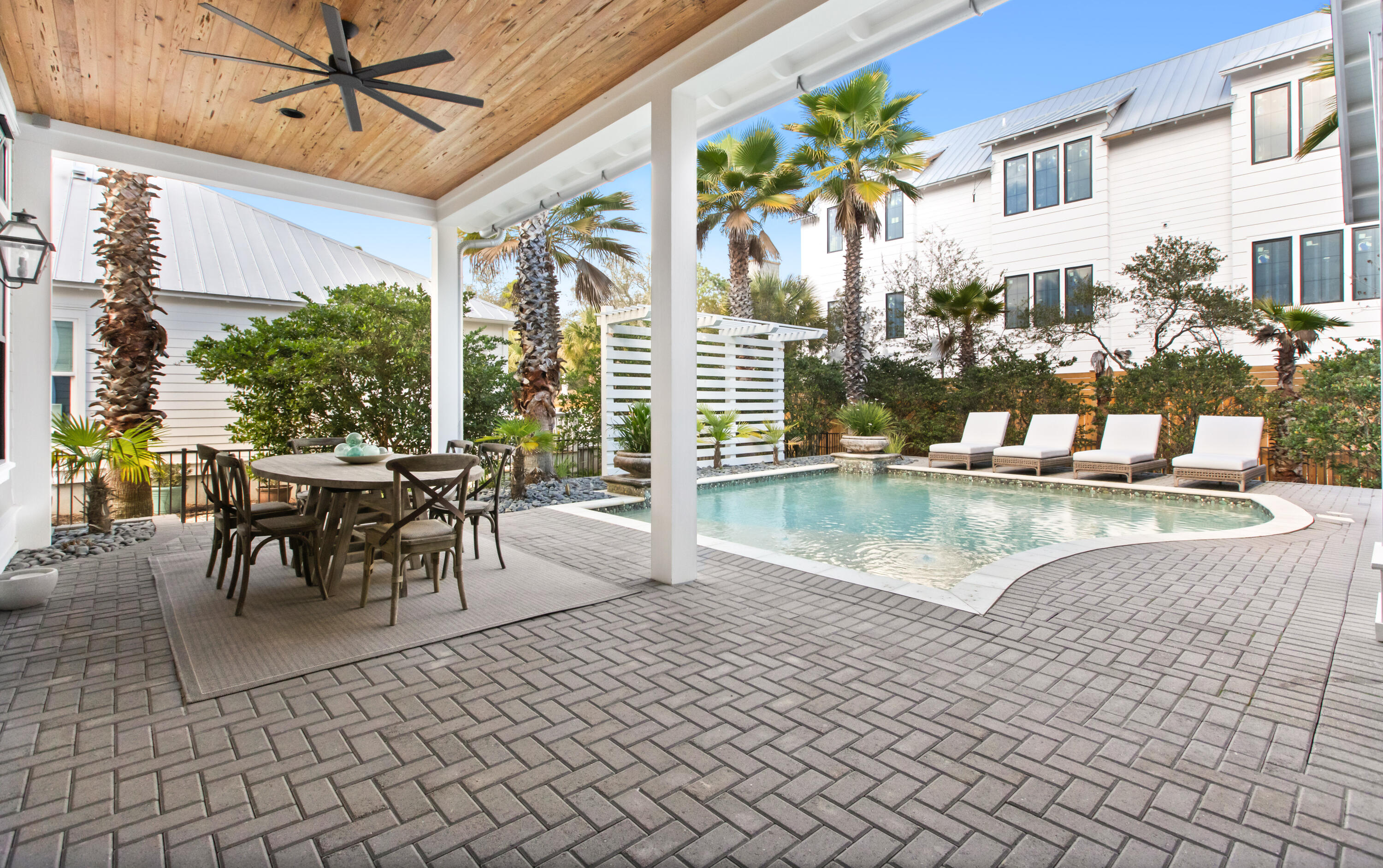SEAGROVE VILLAGE 6TH ADD - Residential