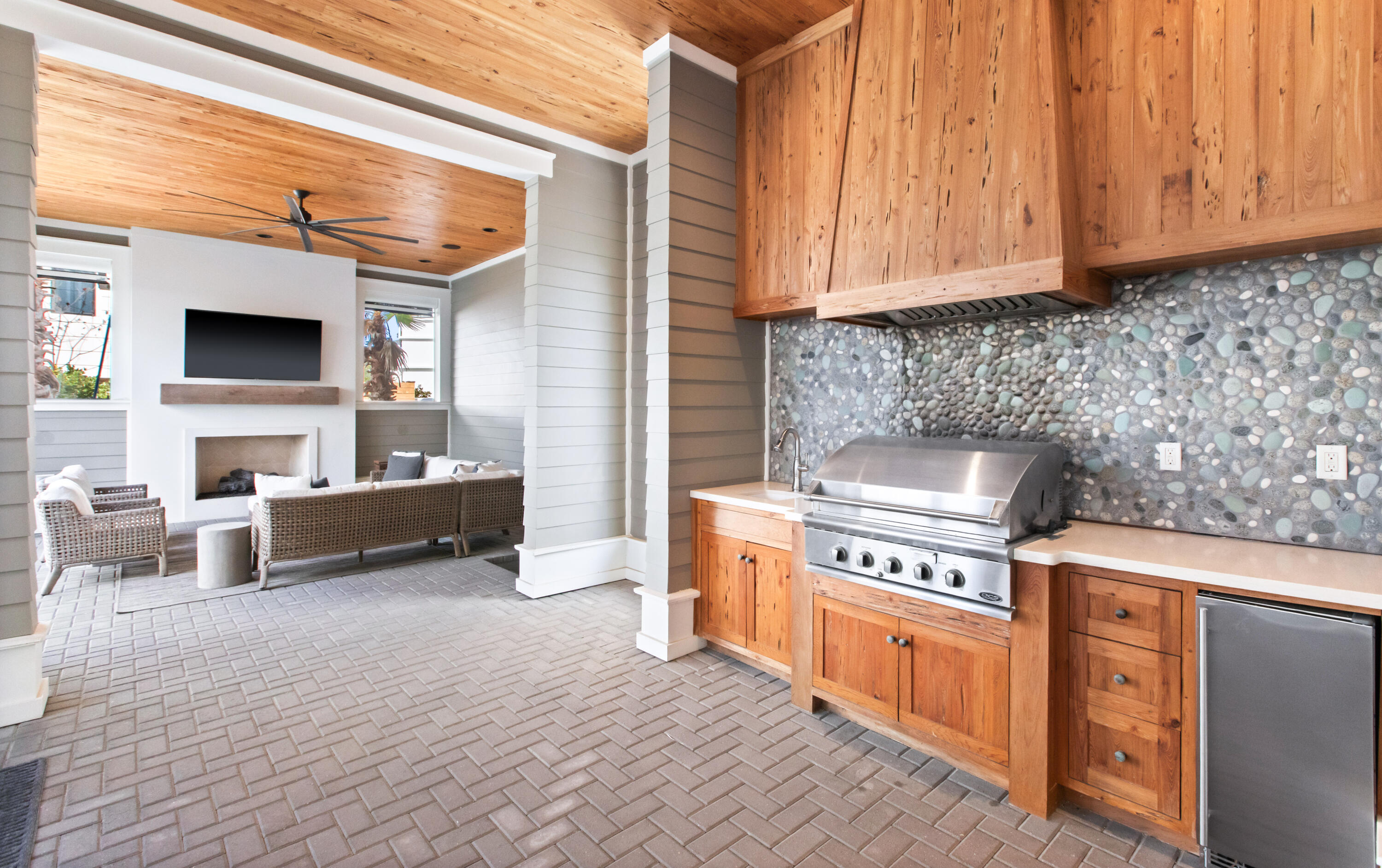 SEAGROVE VILLAGE 6TH ADD - Residential