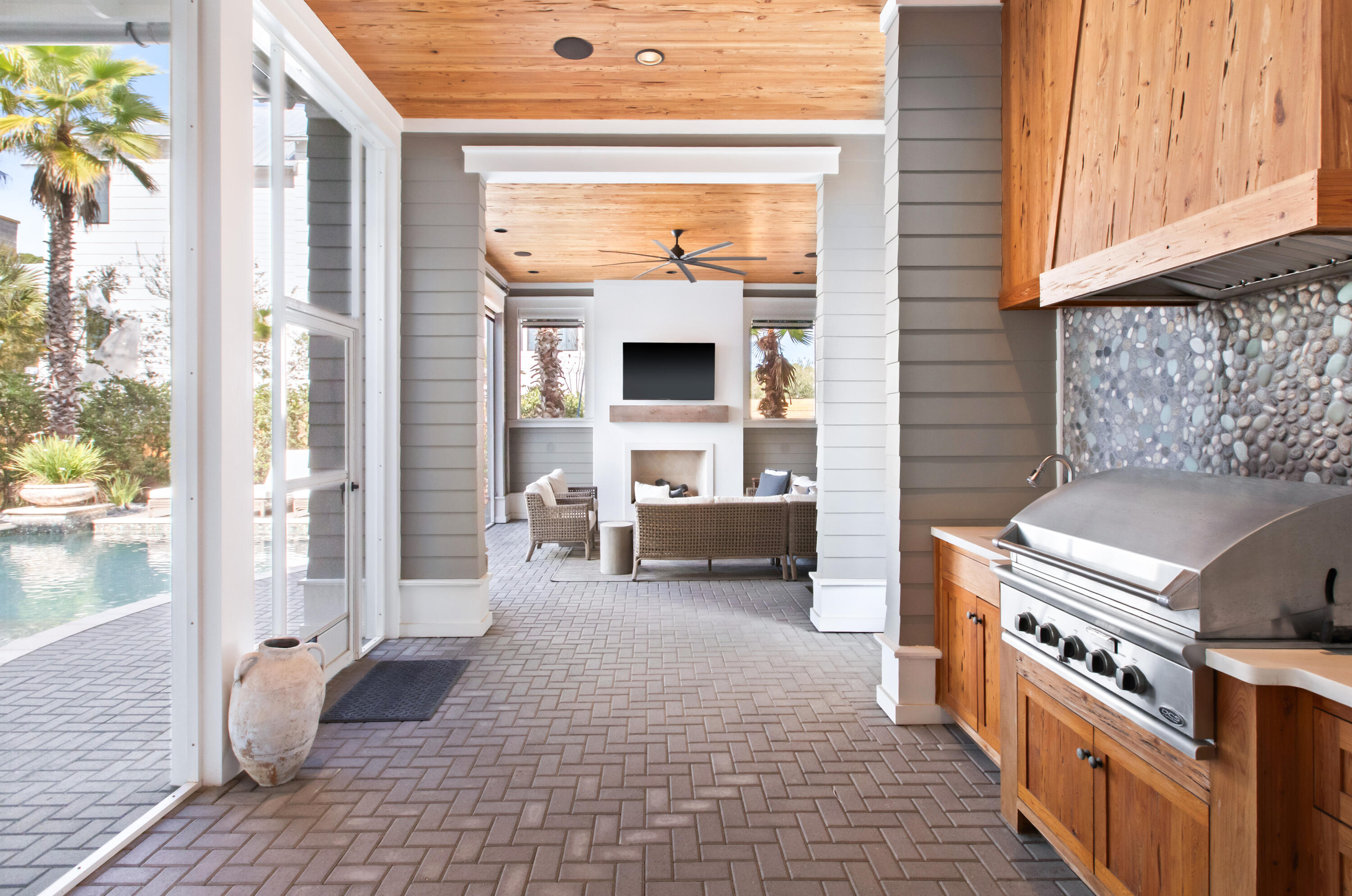 SEAGROVE VILLAGE 6TH ADD - Residential