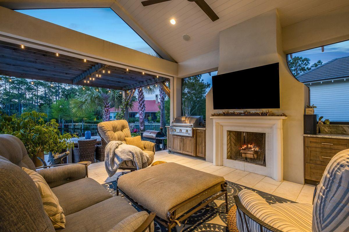 REGATTA BAY - Residential
