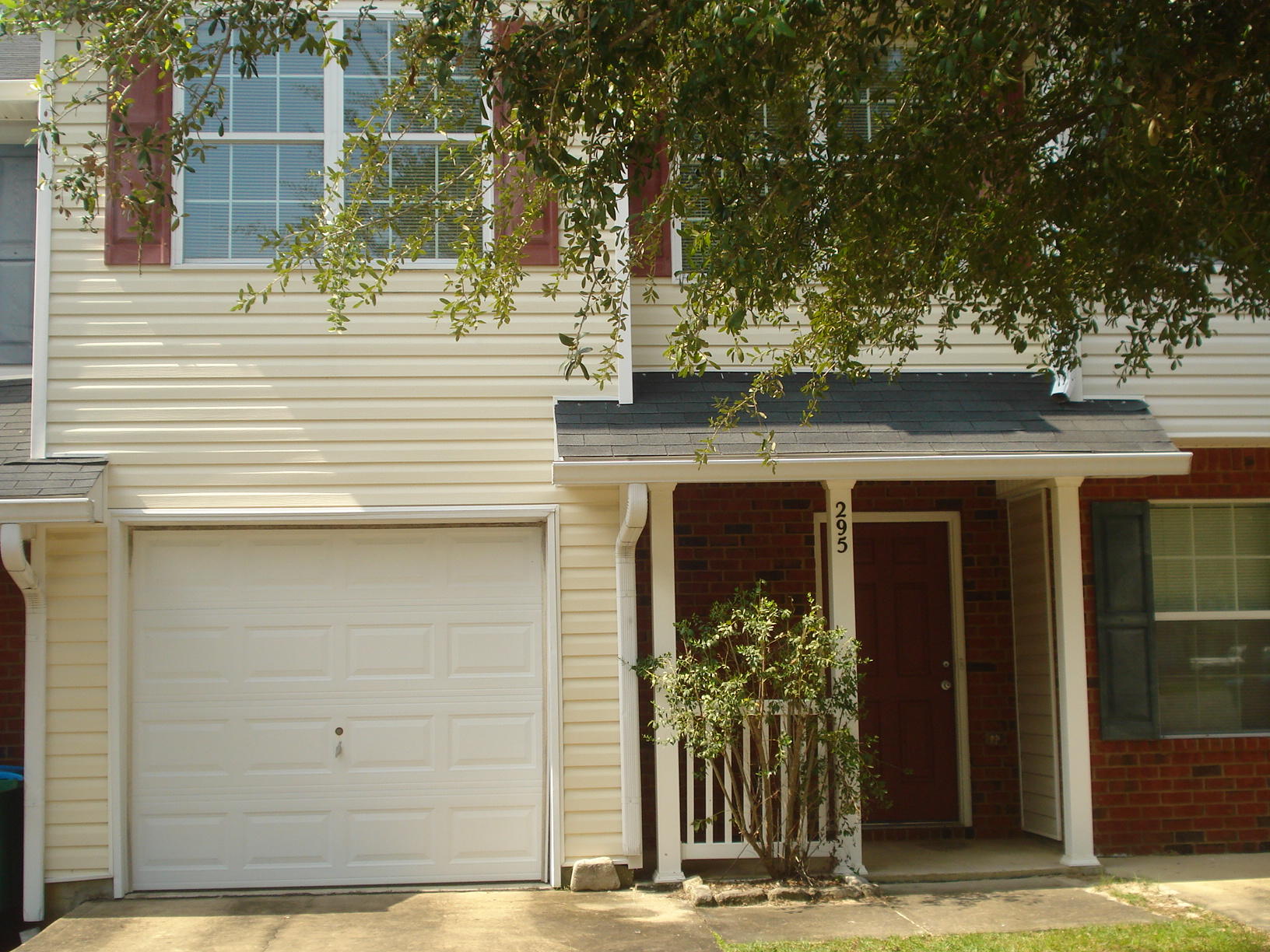 ROLLING PINES - Residential