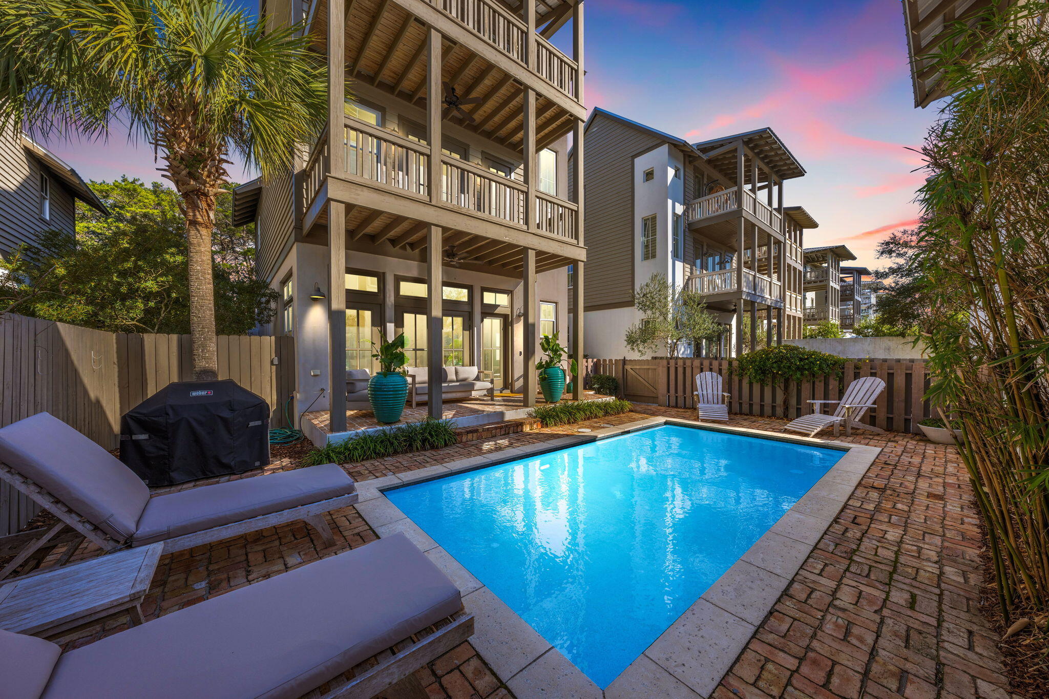 COSTA CARINA - Residential