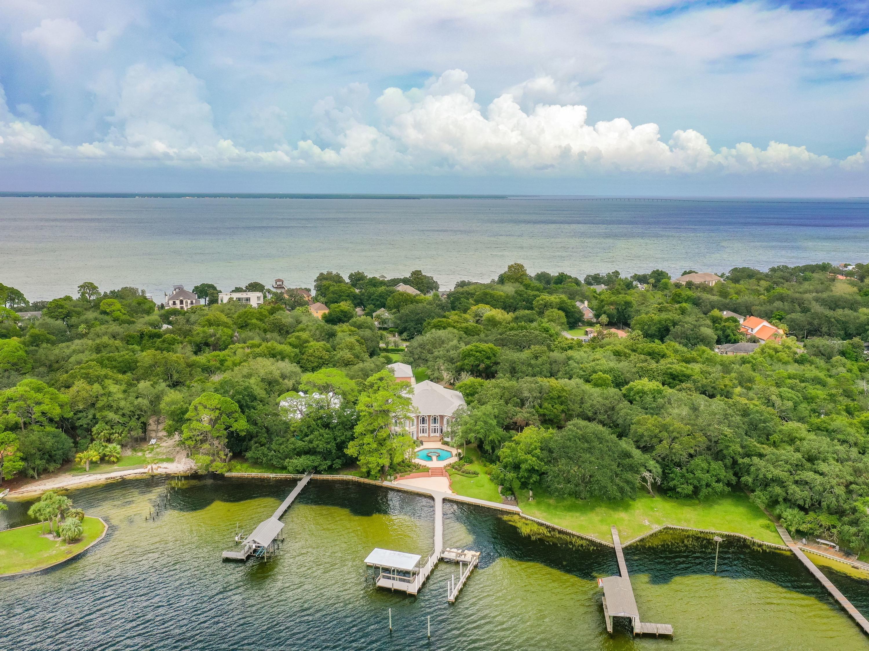COBBS POINT - Residential
